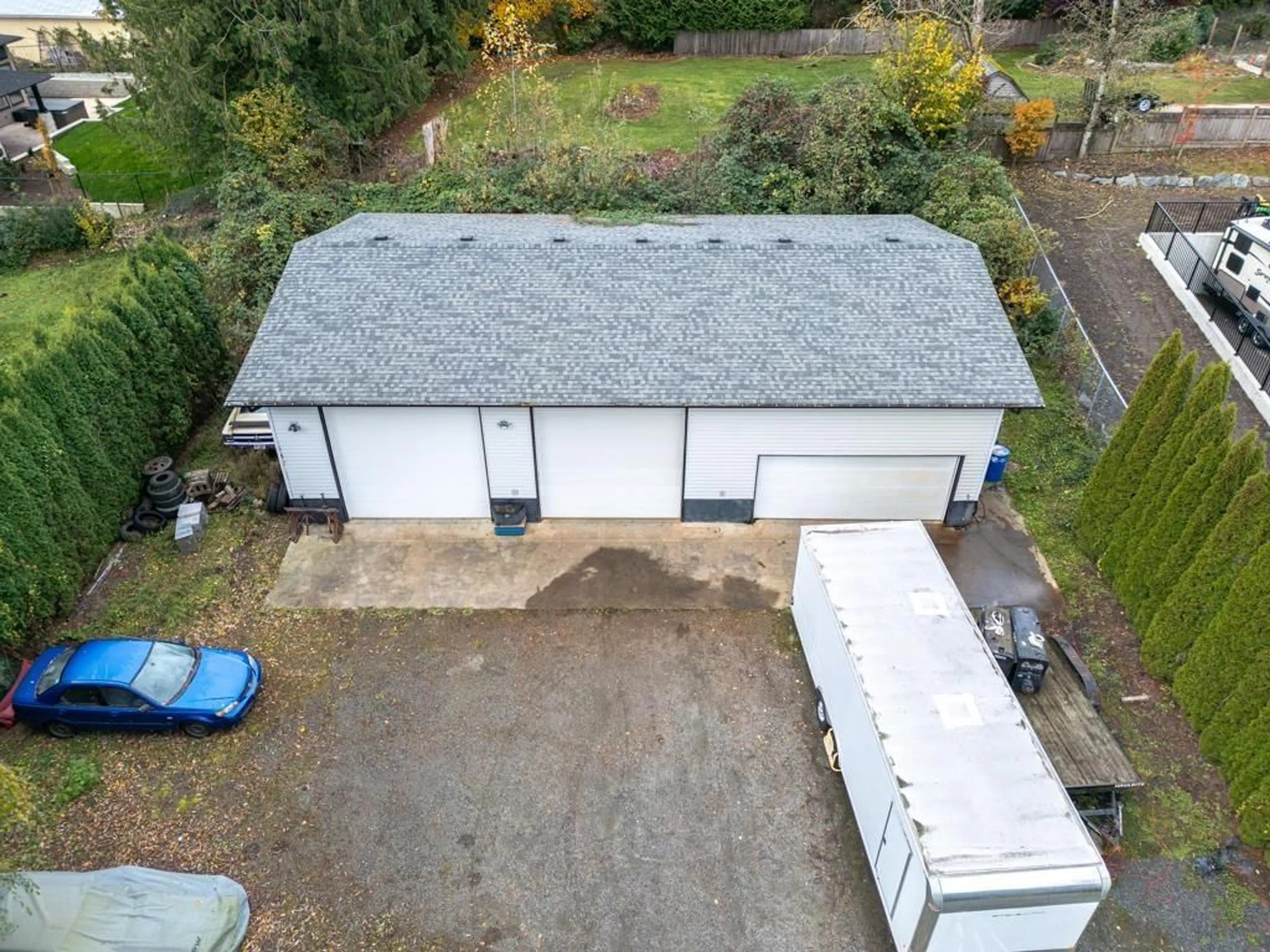 A pic from outside/outdoor area/front of a property/back of a property/a pic from drone, building for 2561 ROSS ROAD, Abbotsford British Columbia V4X1J3