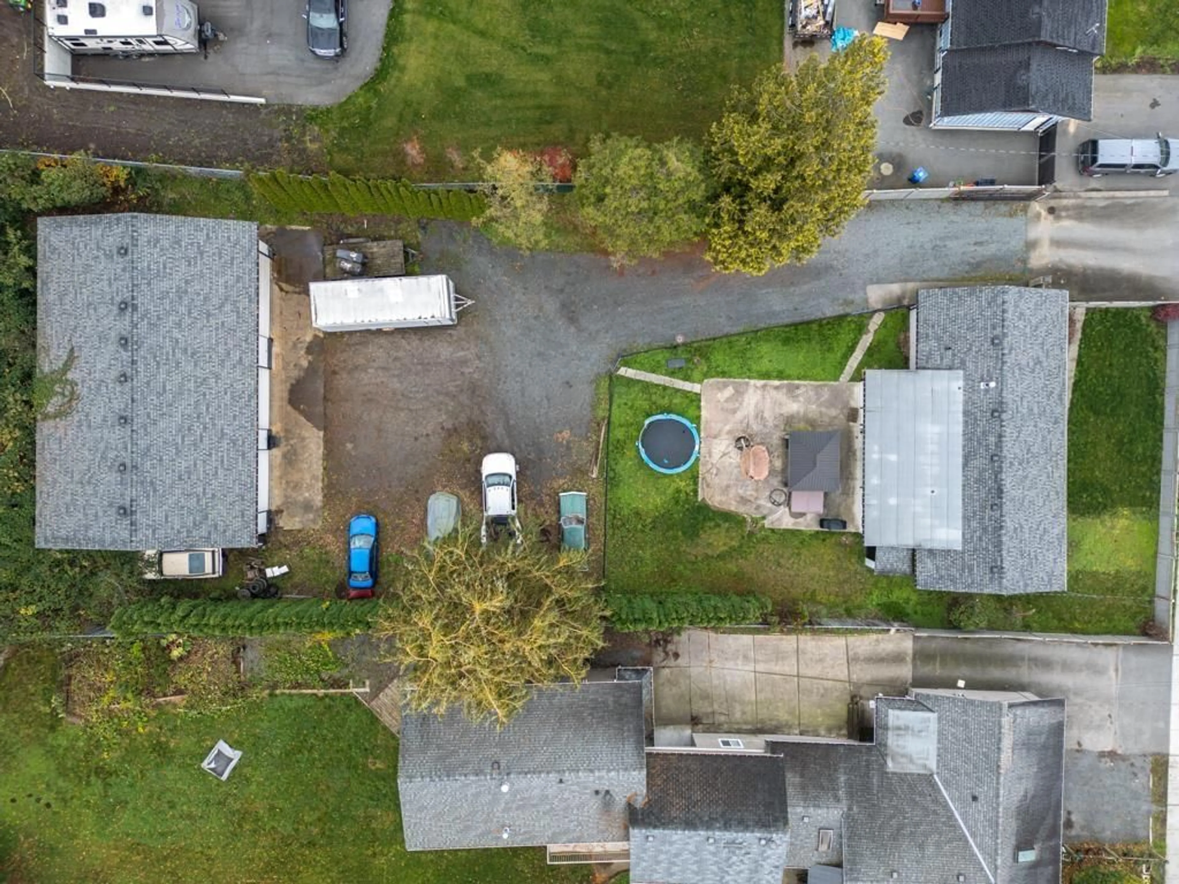 A pic from outside/outdoor area/front of a property/back of a property/a pic from drone, street for 2561 ROSS ROAD, Abbotsford British Columbia V4X1J3