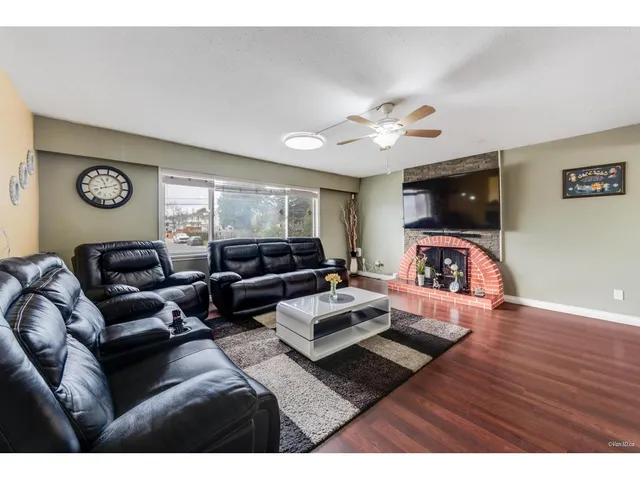 13553 84 AVENUE, Surrey