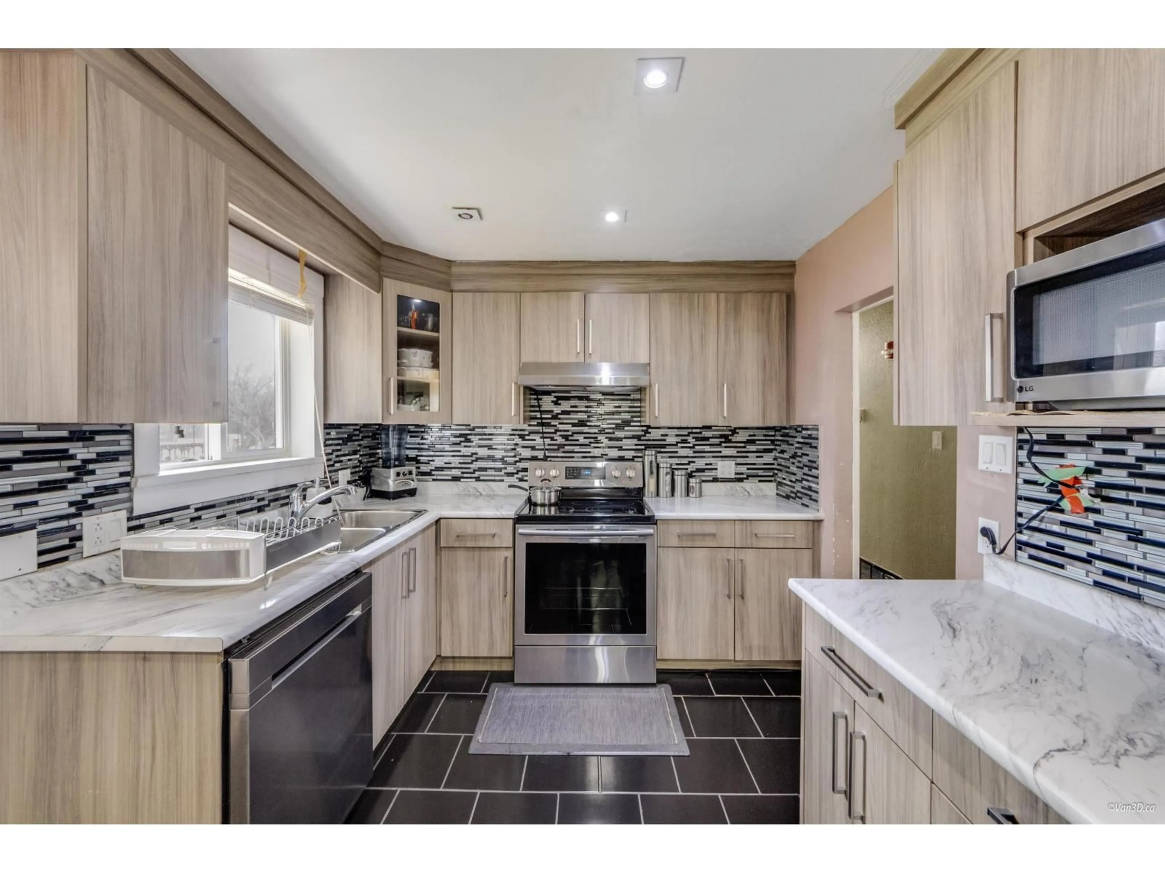 Contemporary kitchen, ceramic/tile floor for 13553 84 AVENUE, Surrey British Columbia V3W3H3