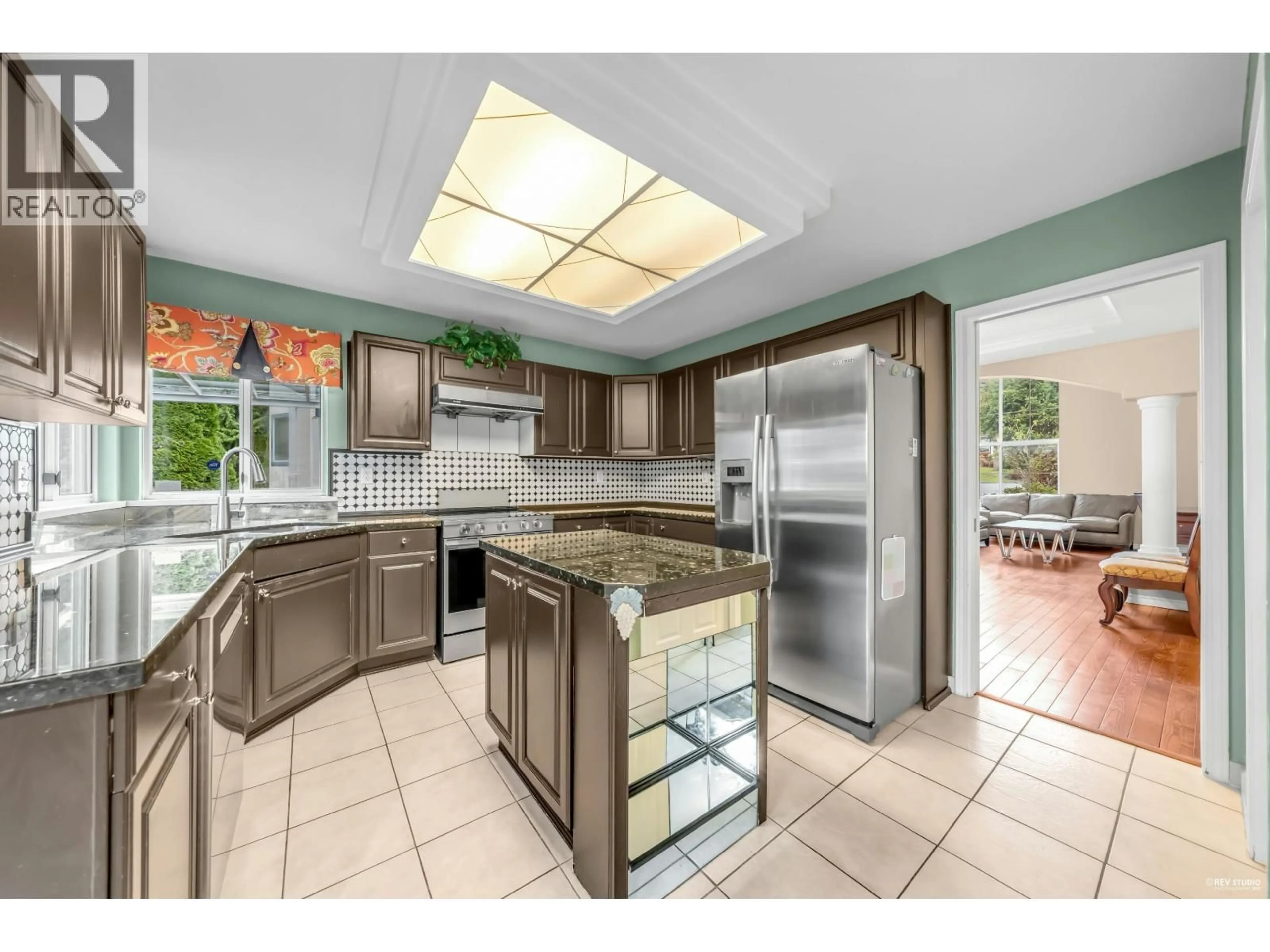 Open concept kitchen, ceramic/tile floor for 2806 SILVERBERRY COURT, Coquitlam British Columbia V3E2S7