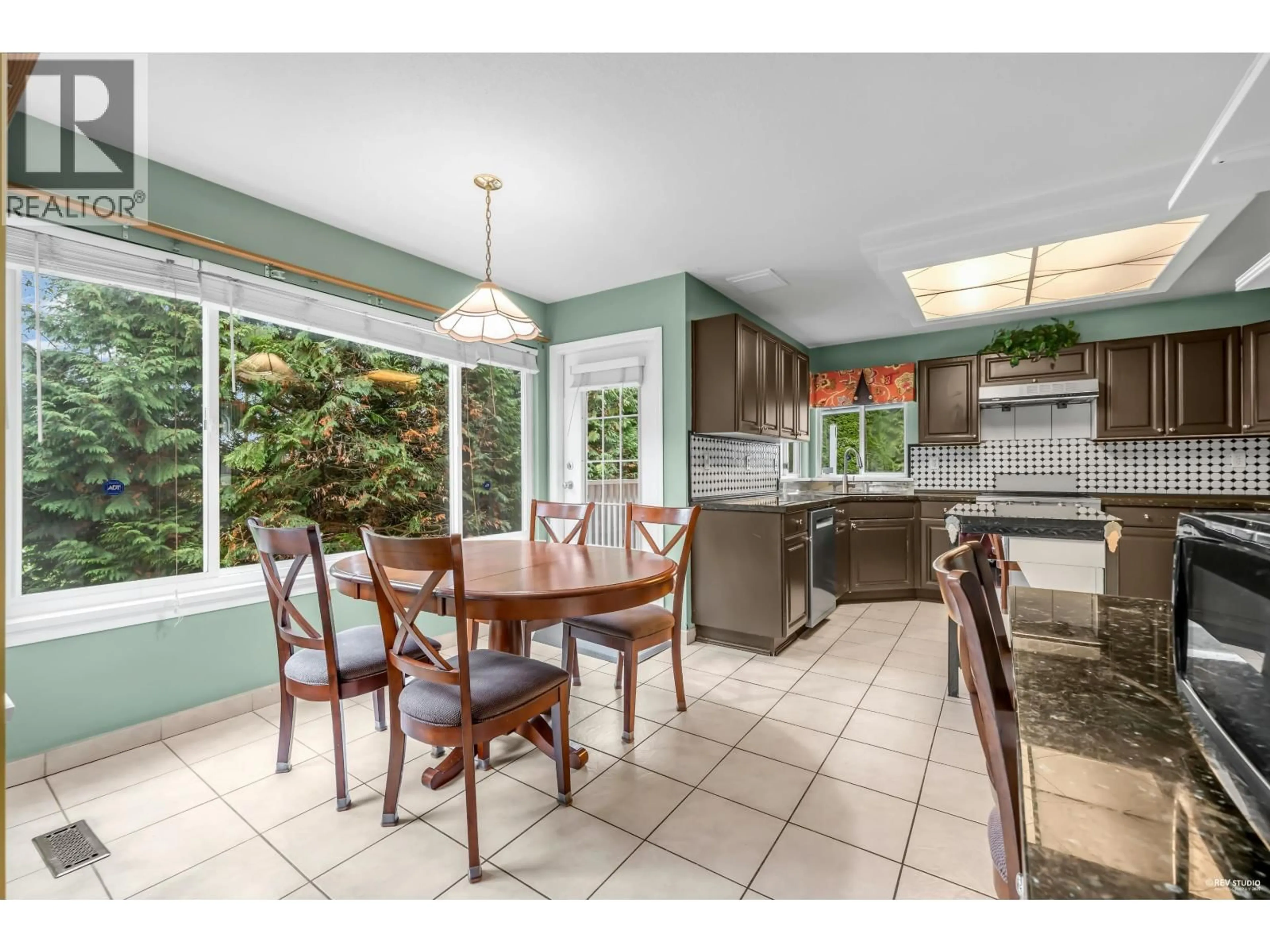 Open concept kitchen, ceramic/tile floor for 2806 SILVERBERRY COURT, Coquitlam British Columbia V3E2S7