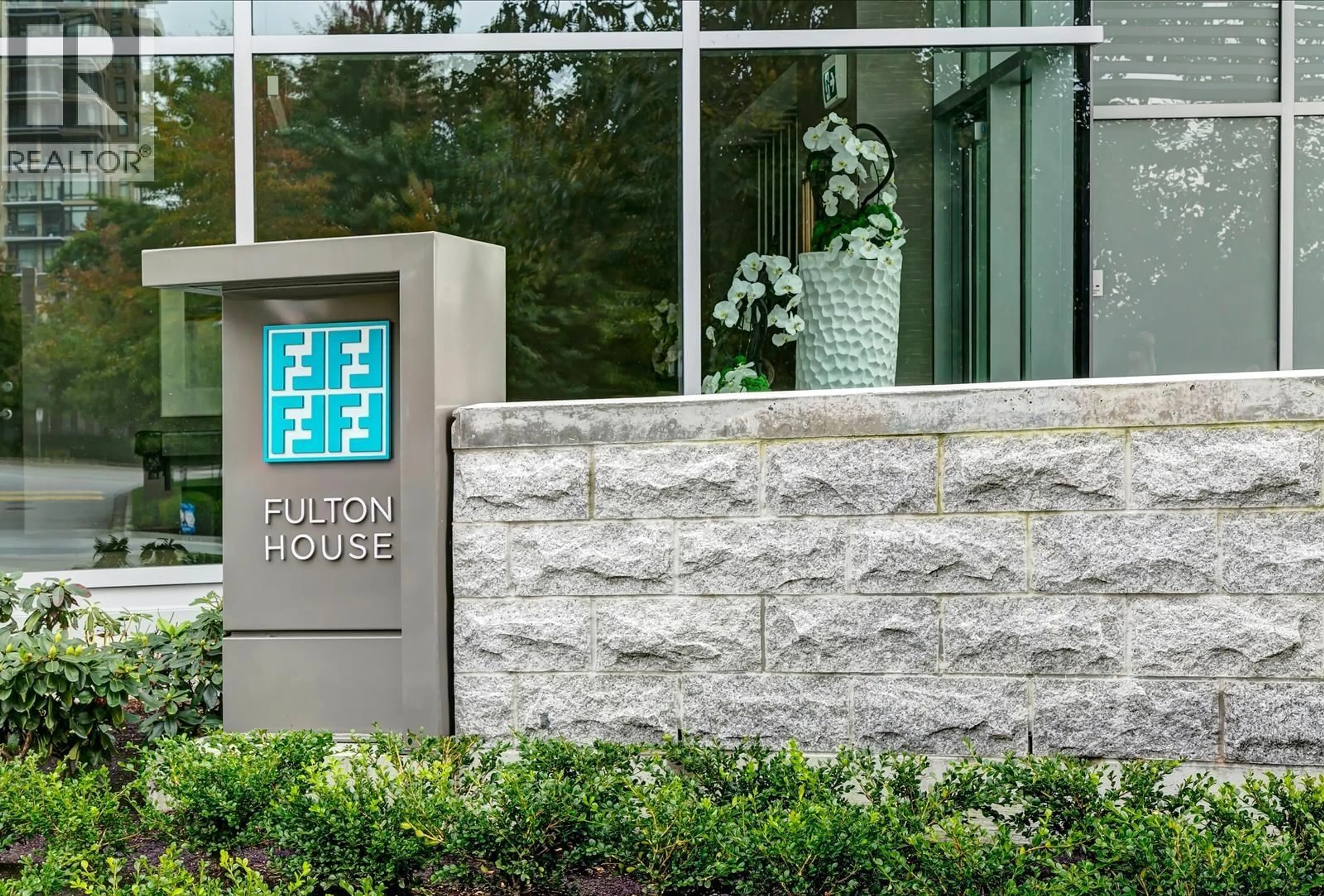 Indoor foyer for 603 - 2388 MADISON AVENUE, Burnaby British Columbia V5C0K8