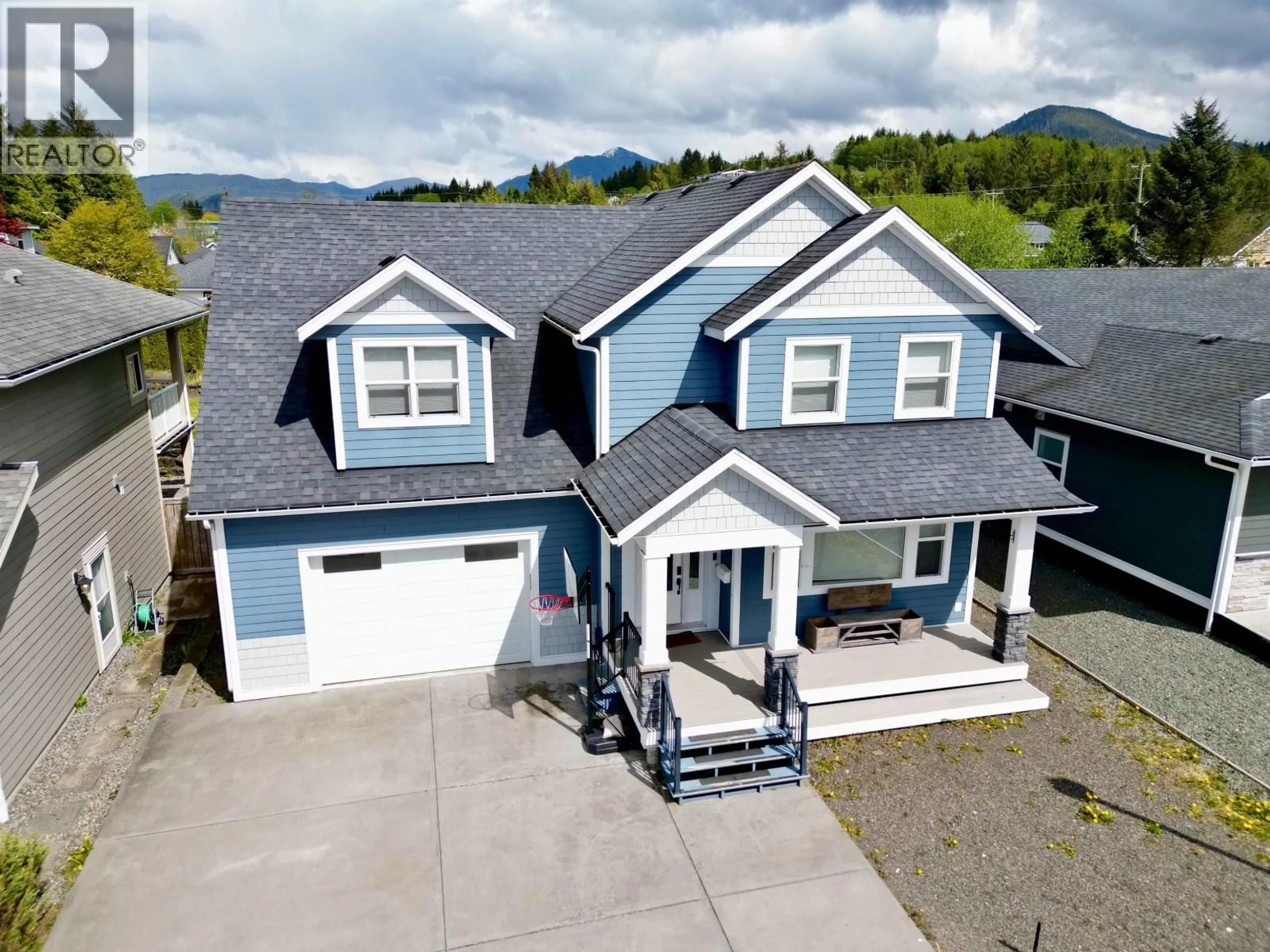 A pic from outside/outdoor area/front of a property/back of a property/a pic from drone, unknown for 1005 EDWARD AVENUE, Prince Rupert British Columbia V8J0A3
