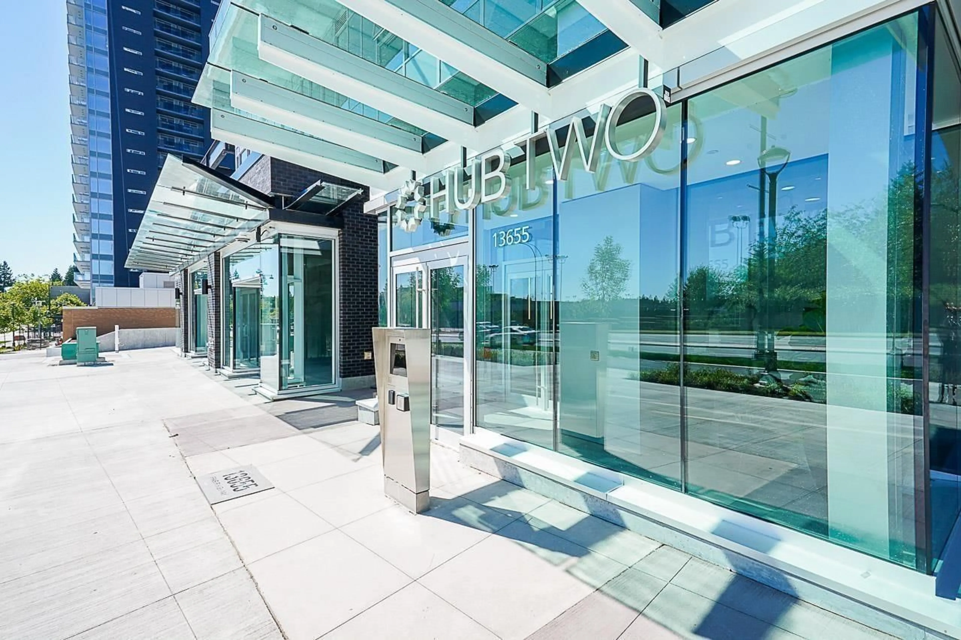 Indoor foyer for 405 - 13655 FRASER HIGHWAY, Surrey British Columbia V3T0P8