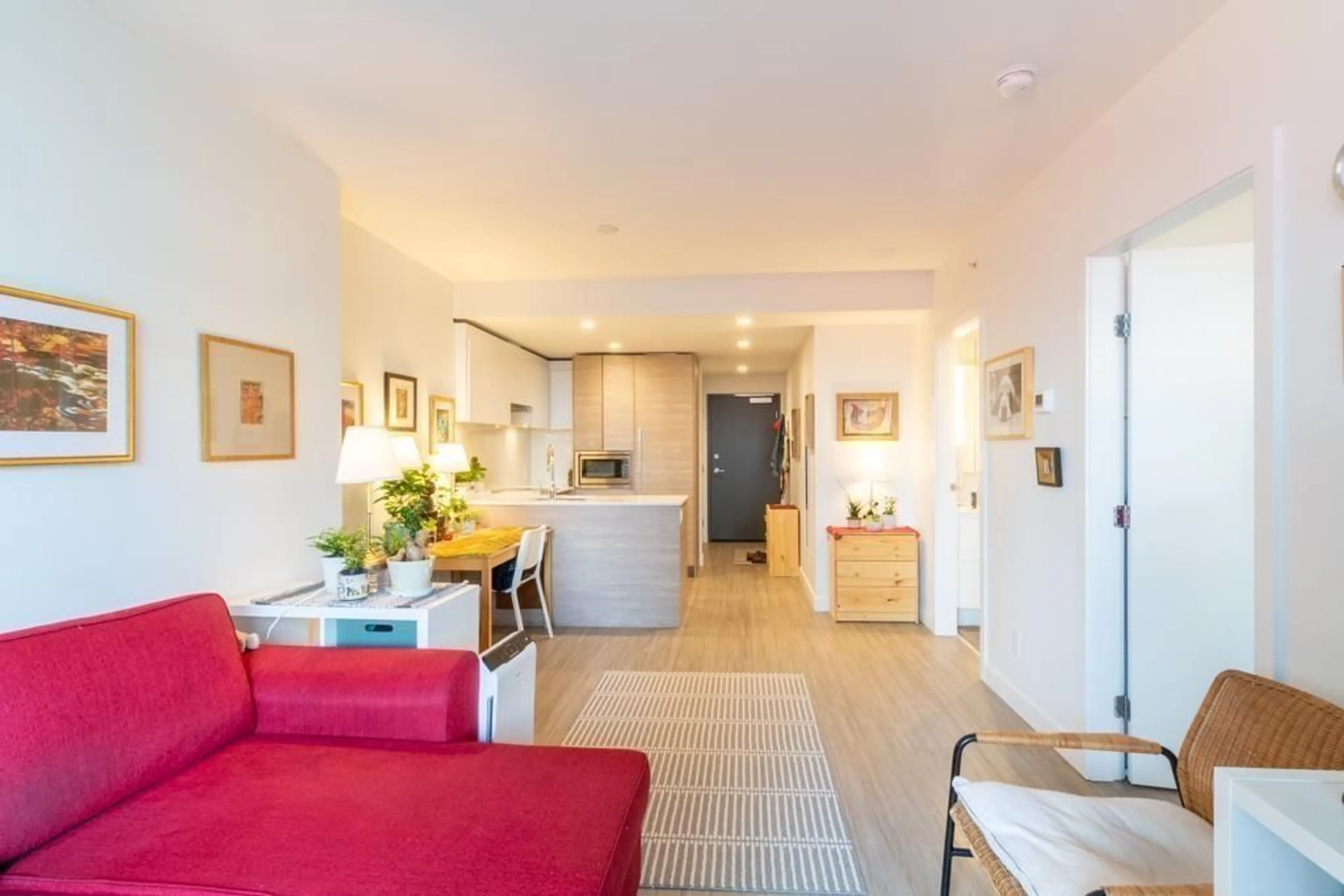 Living room with furniture, unknown for 405 - 13655 FRASER HIGHWAY, Surrey British Columbia V3T0P8