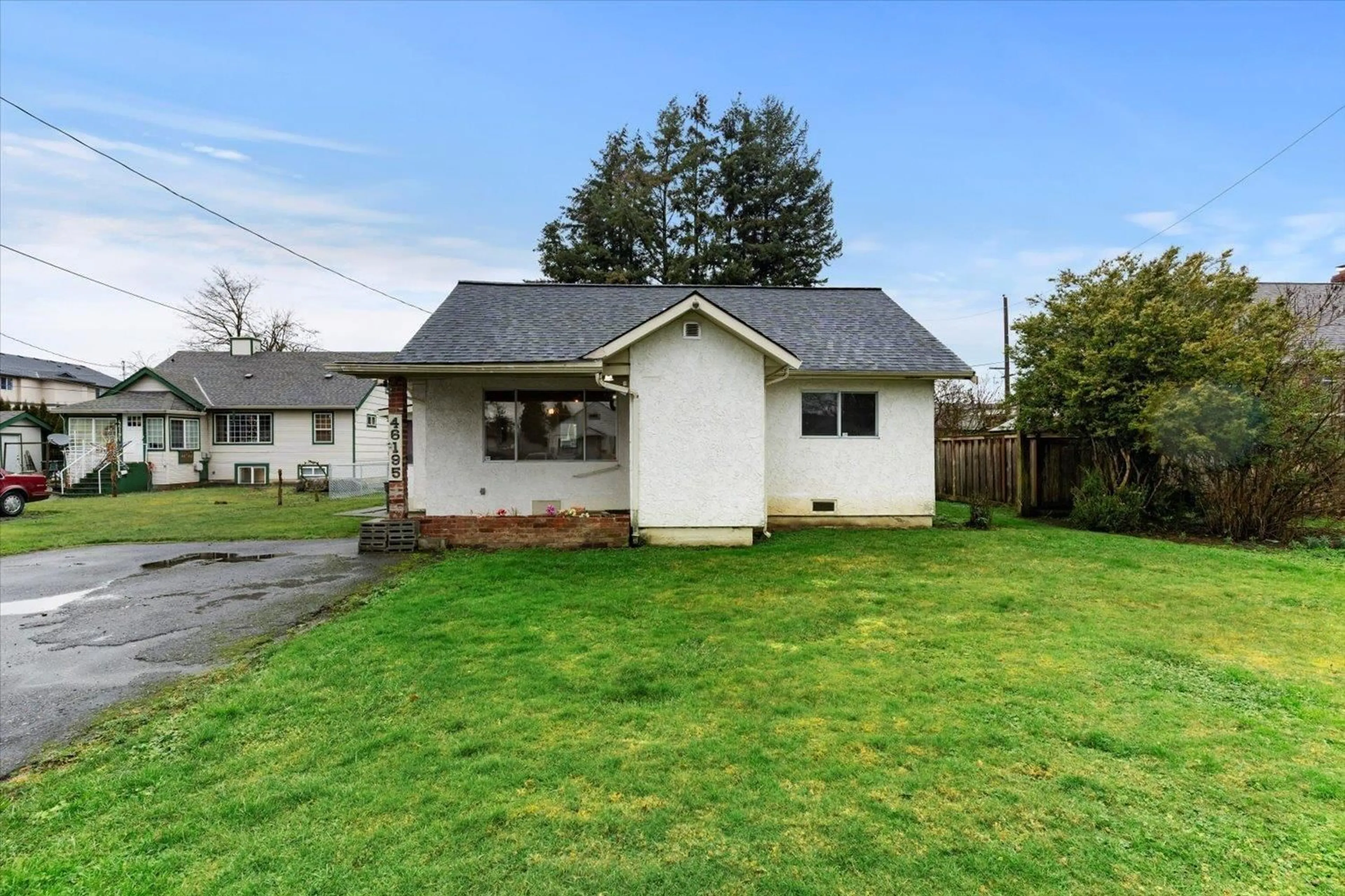 A pic from outside/outdoor area/front of a property/back of a property/a pic from drone, street for 46195 GORE AVENUE, Chilliwack British Columbia V2P1Z9