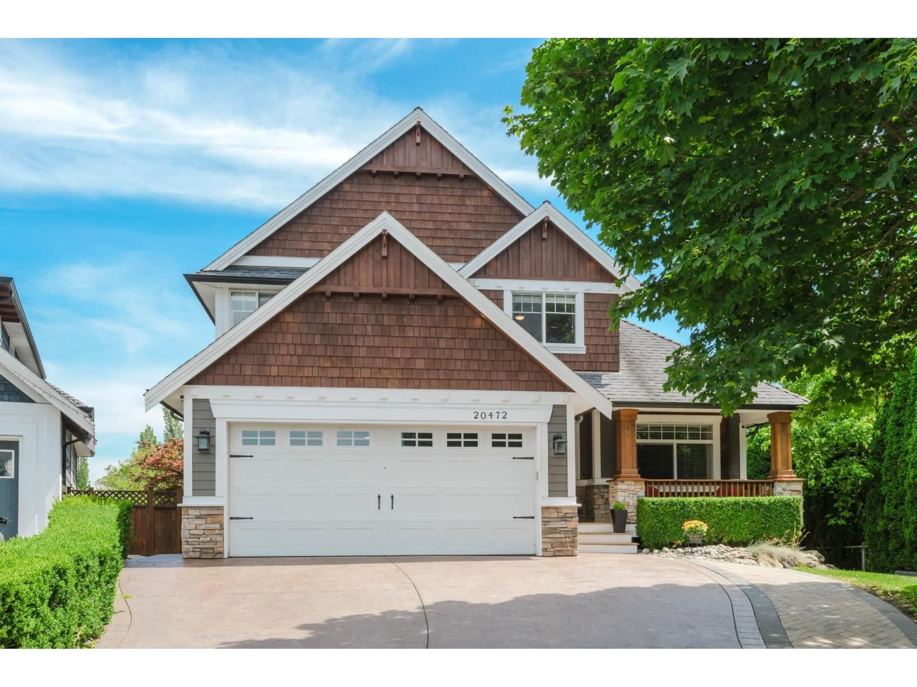 Home with vinyl exterior material, street for 20472 98A AVENUE, Langley British Columbia V1M0A6