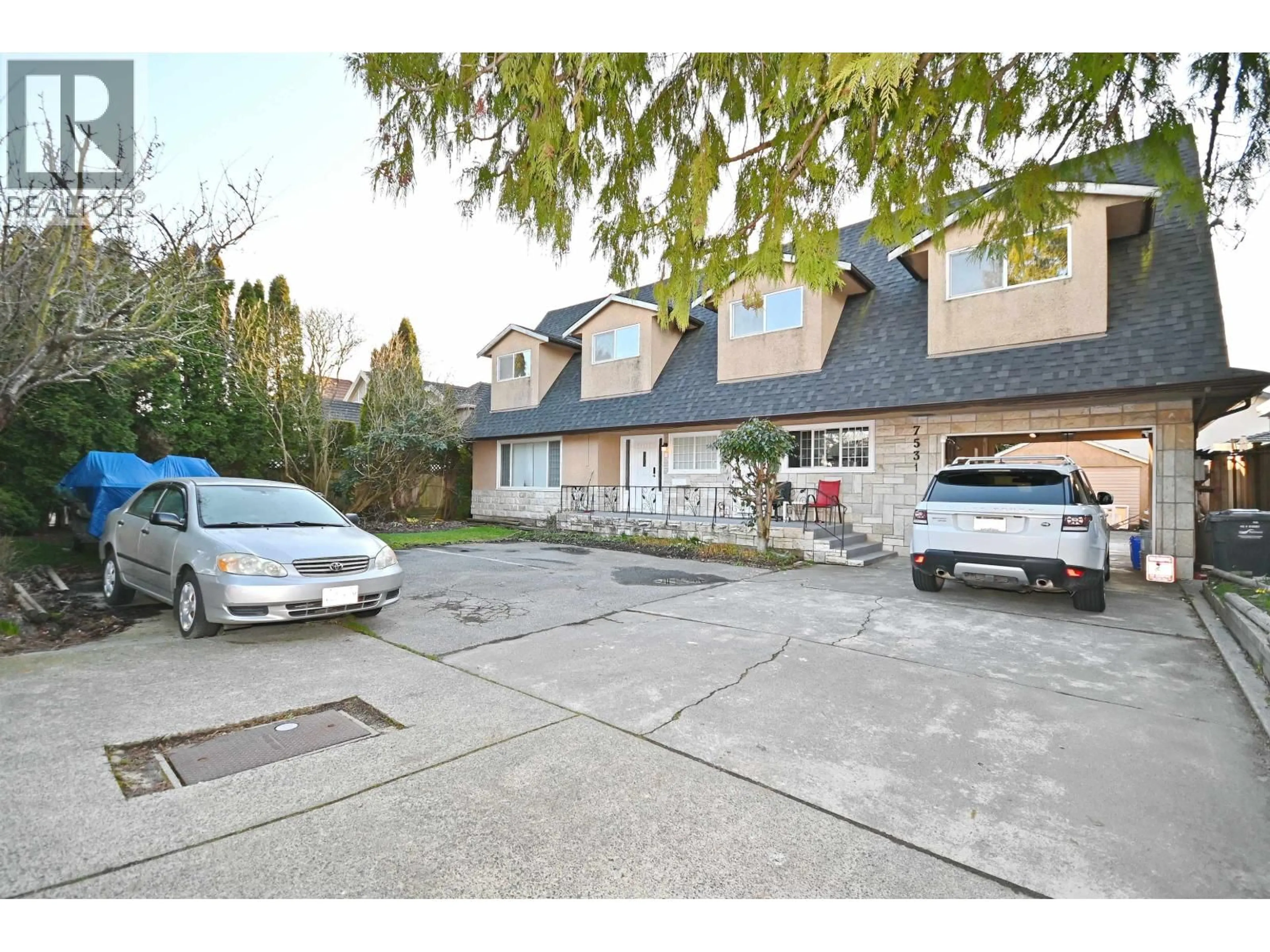 A pic from outside/outdoor area/front of a property/back of a property/a pic from drone, street for 7531 GILBERT ROAD, Richmond British Columbia V7C3W6