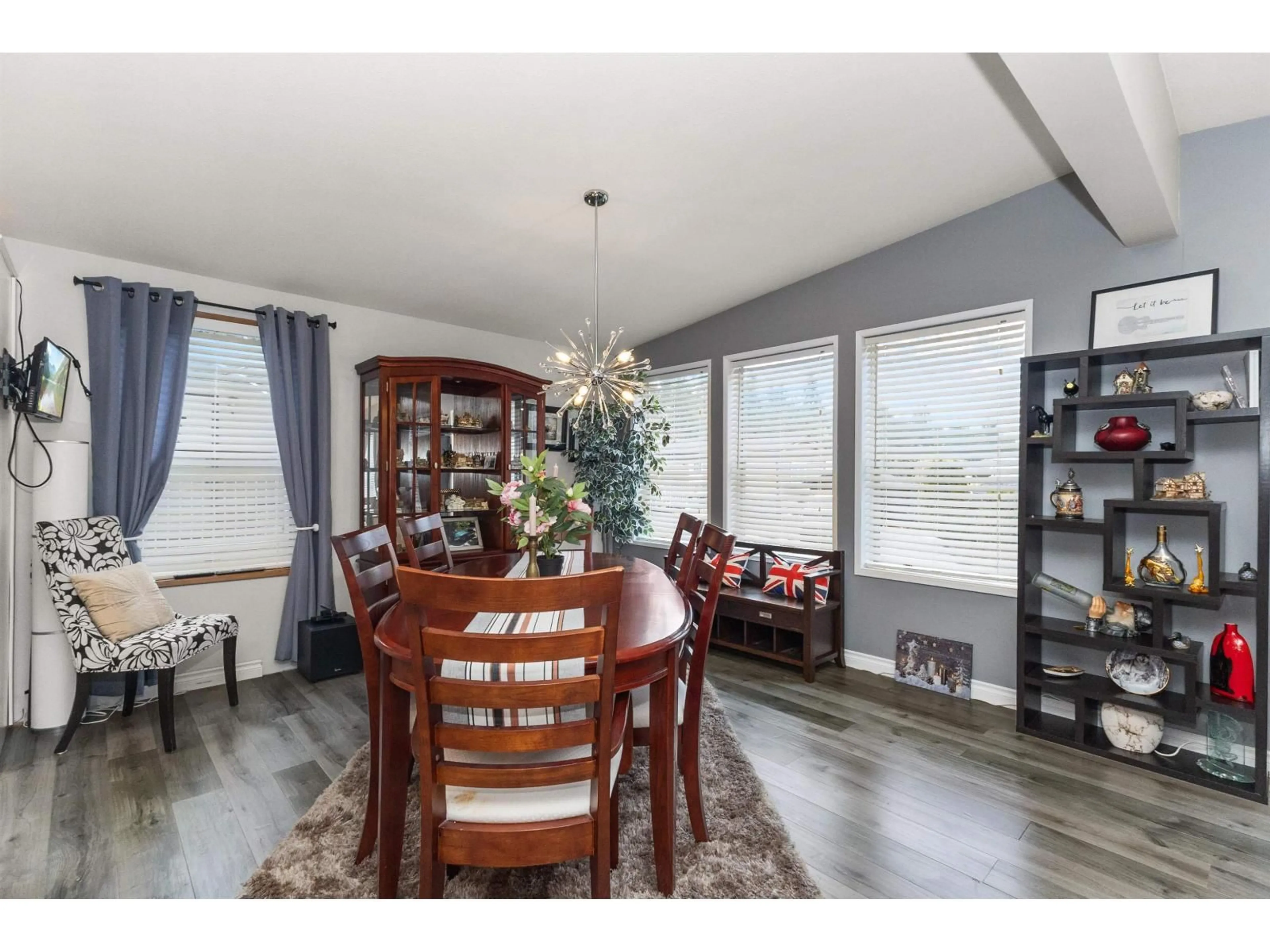 Dining room, wood/laminate floor for 4 - 2315 198 STREET, Langley British Columbia V2Z1Z1