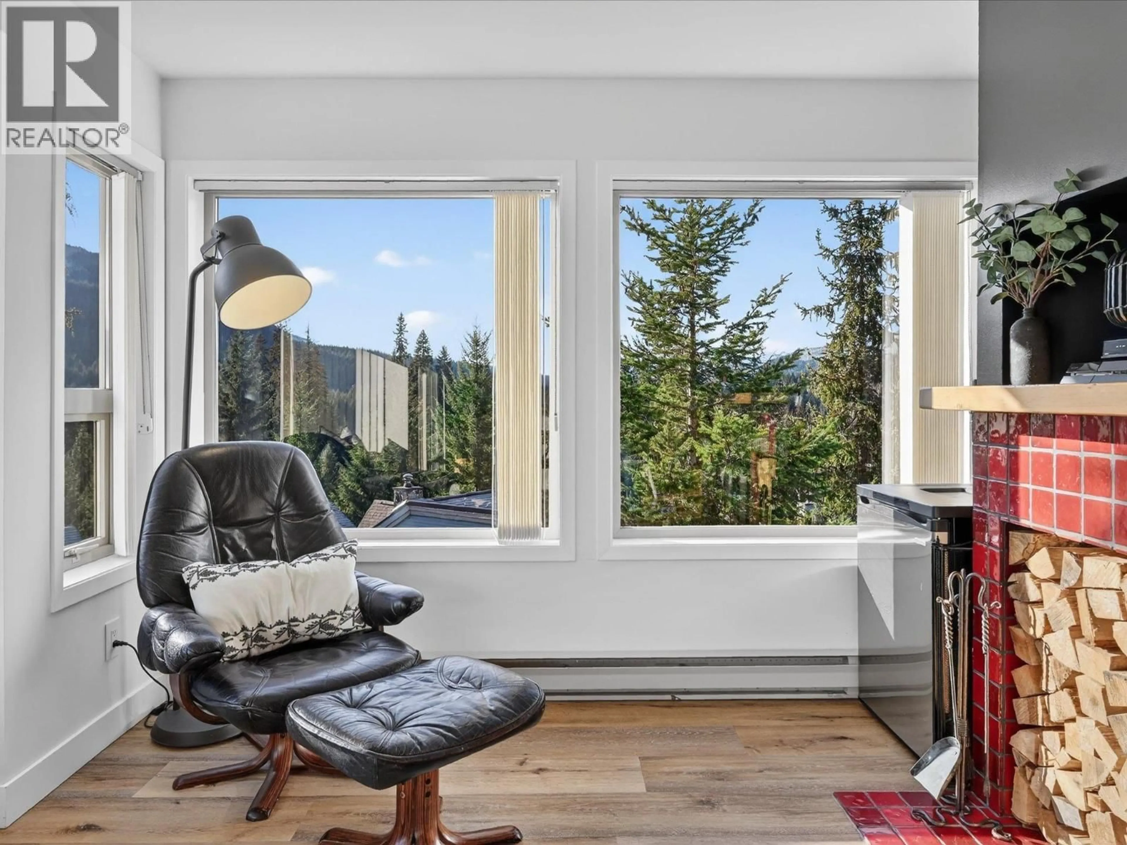 Living room with furniture, wood/laminate floor for 50 - 6127 EAGLE RIDGE CRESCENT, Whistler British Columbia V8E0W7