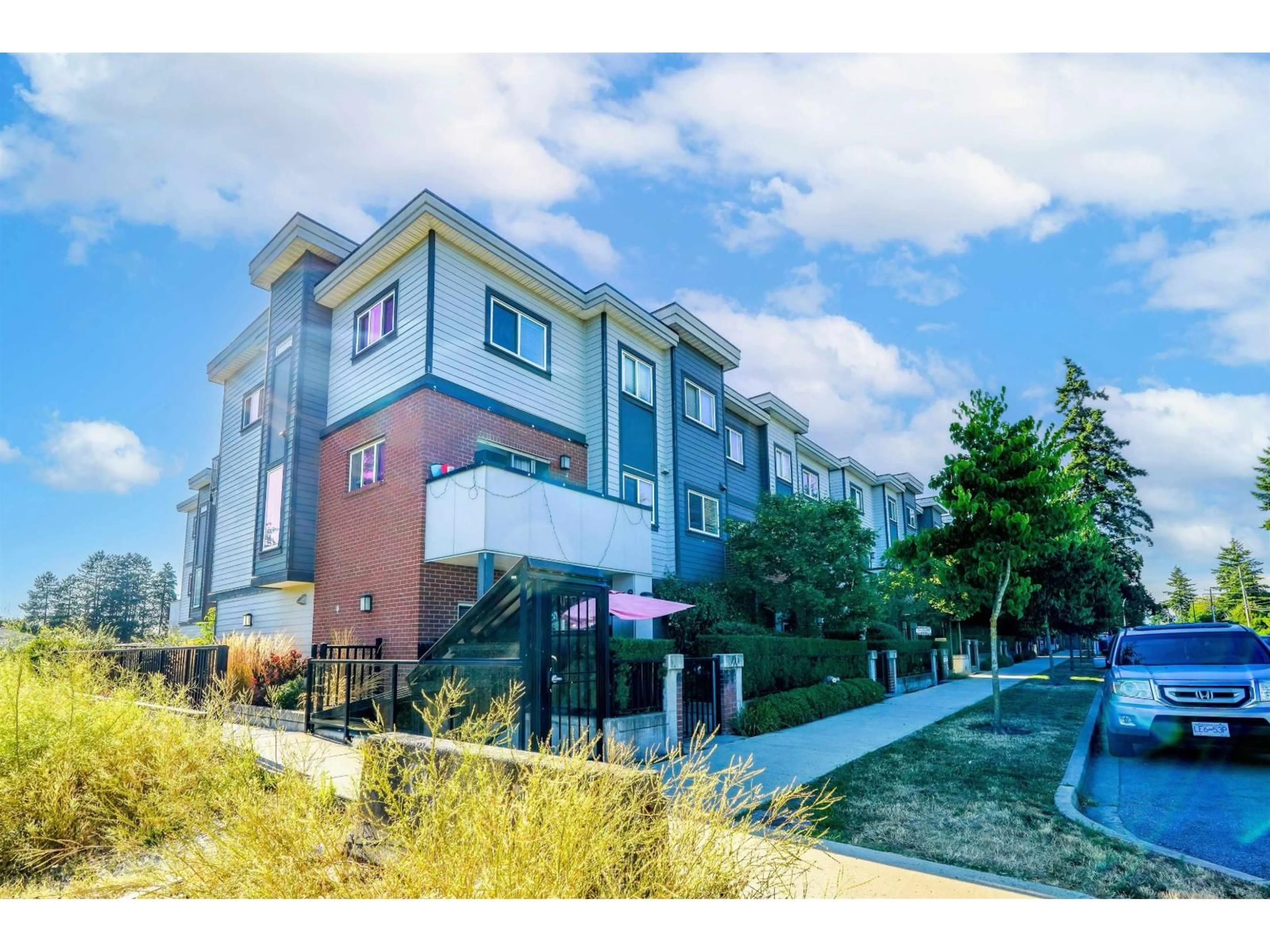 Unknown for 38 - 7247 140 STREET, Surrey British Columbia V3W1K8