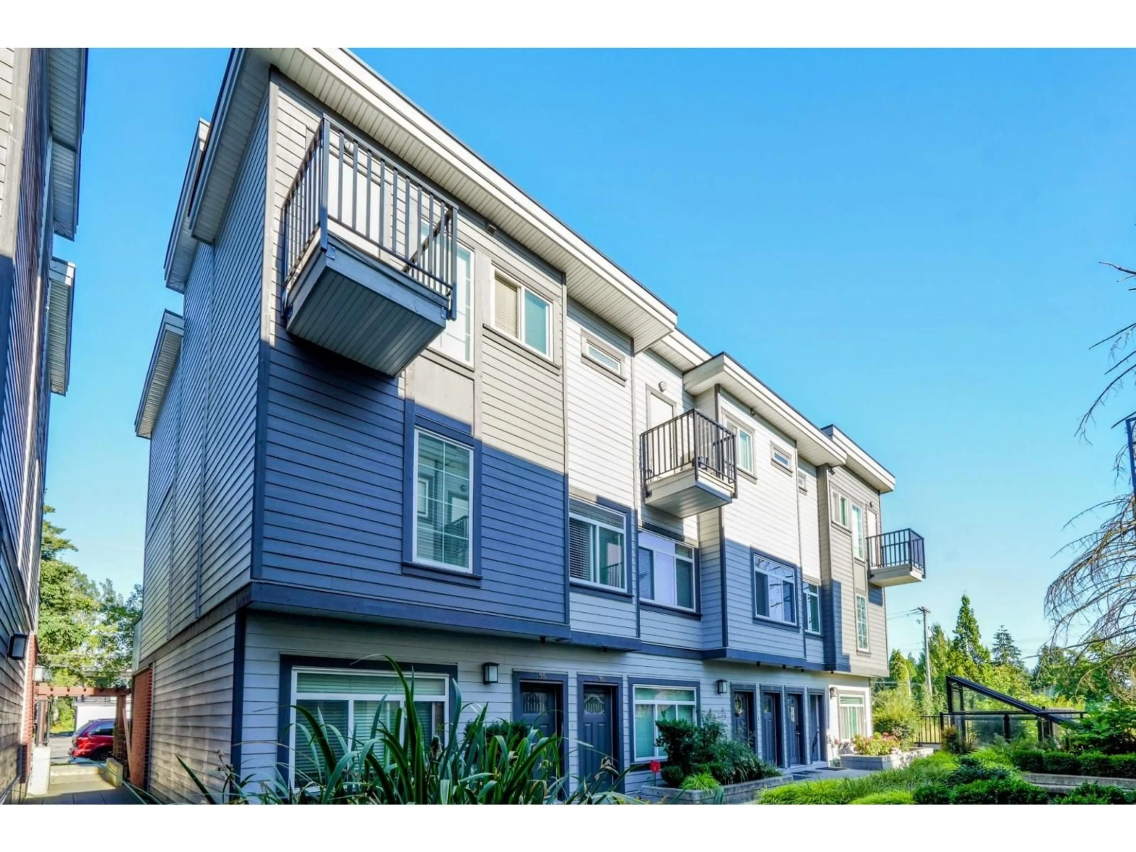 Unknown for 38 - 7247 140 STREET, Surrey British Columbia V3W1K8