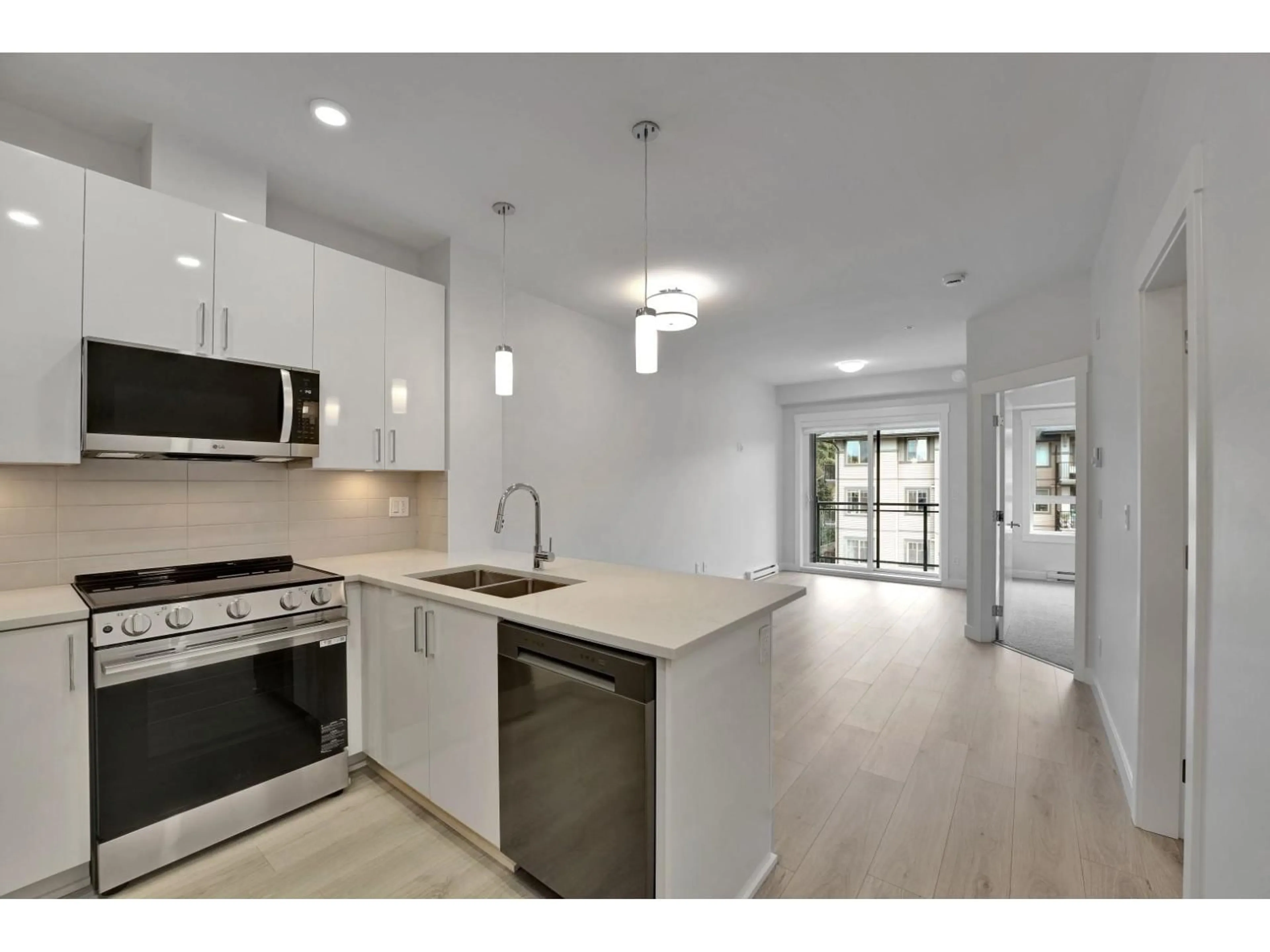 Open concept kitchen, unknown for 507 - 33886 PINE STREET, Abbotsford British Columbia V0V0V0