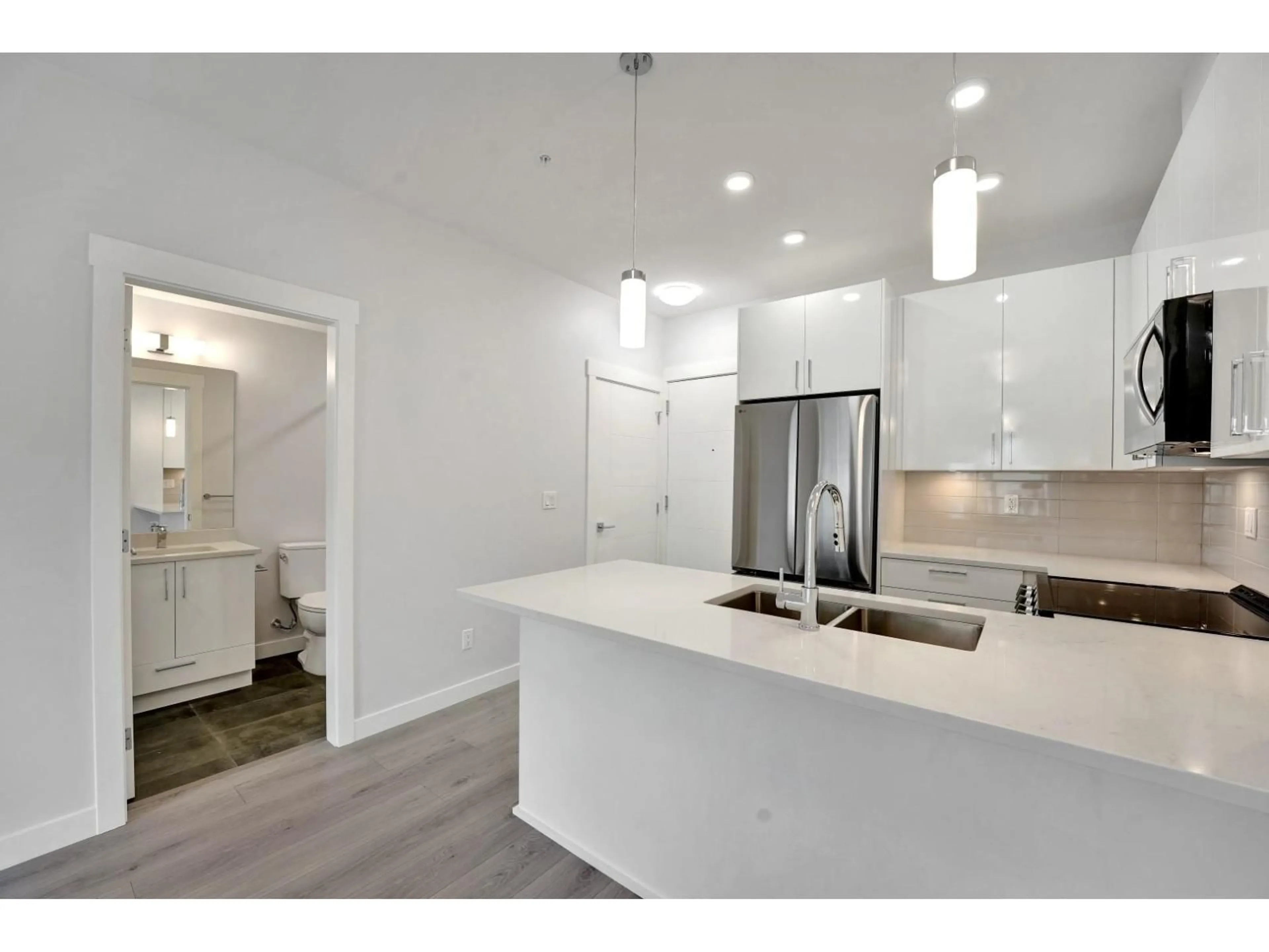 Open concept kitchen, unknown for 508 - 33886 PINE STREET, Abbotsford British Columbia V0V0V0