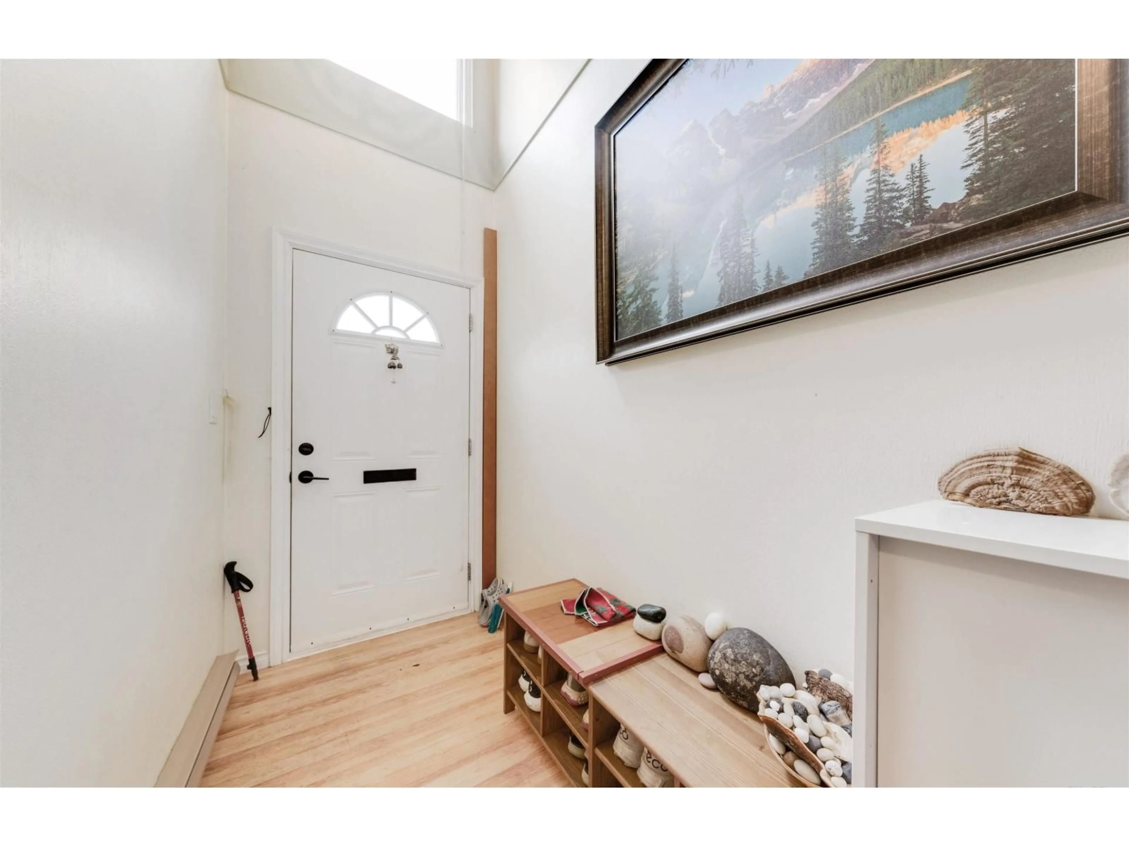 Indoor entryway for 20 - 14850 100 AVENUE, Surrey British Columbia V3R9M4
