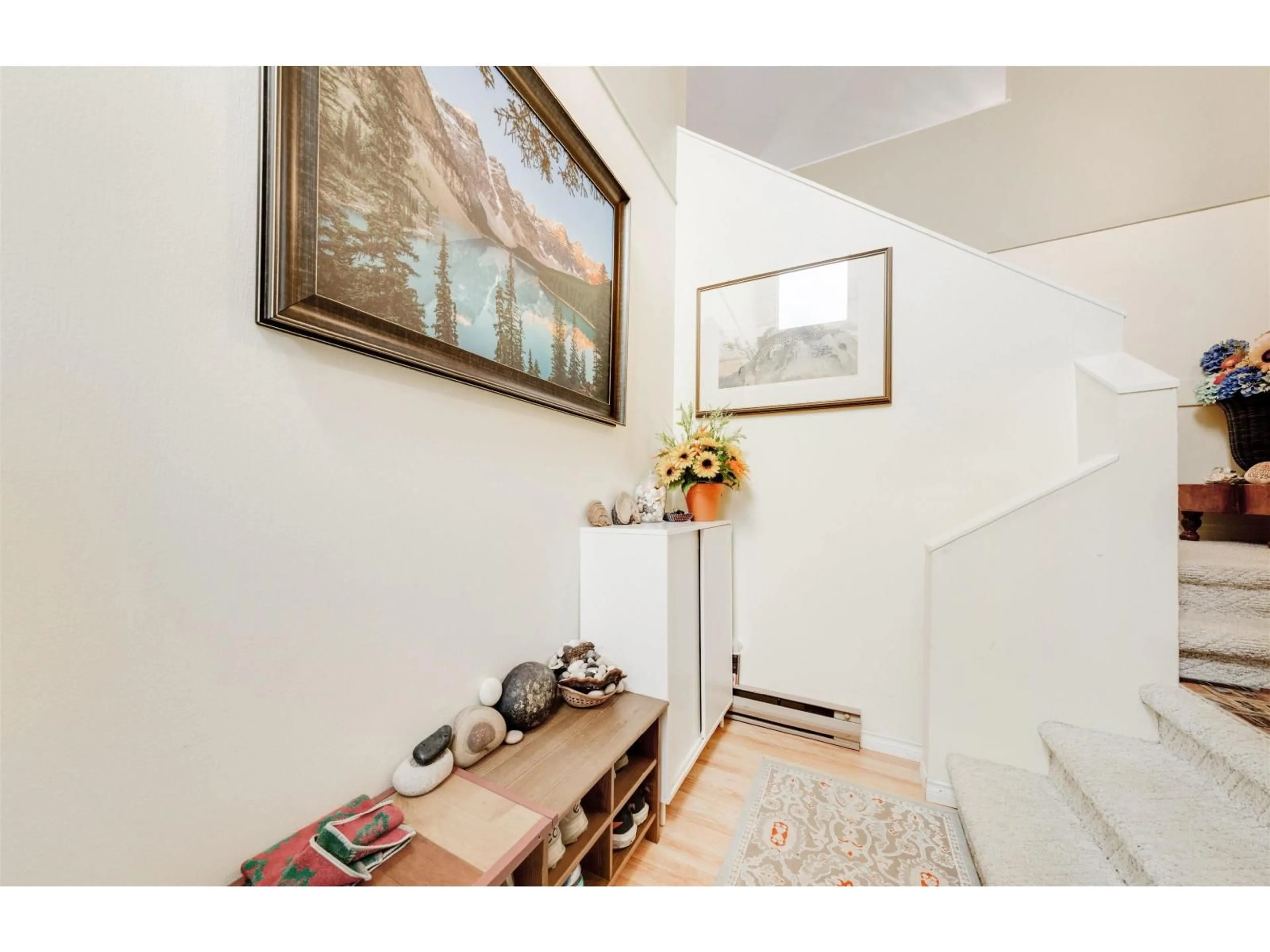 Indoor entryway for 20 - 14850 100 AVENUE, Surrey British Columbia V3R9M4