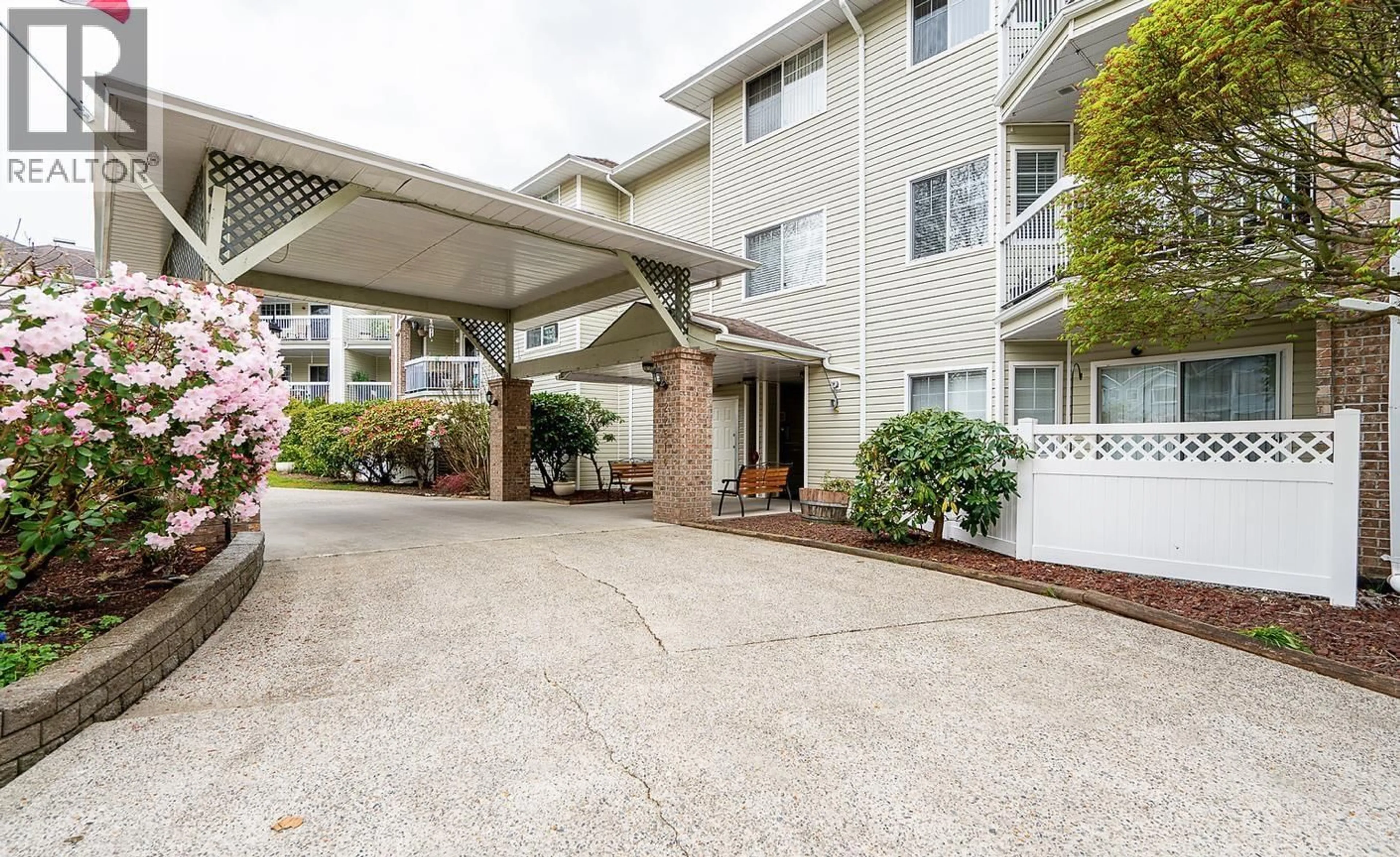 Patio, unknown for 215 - 22514 116TH AVENUE, Maple Ridge British Columbia V2X0N8