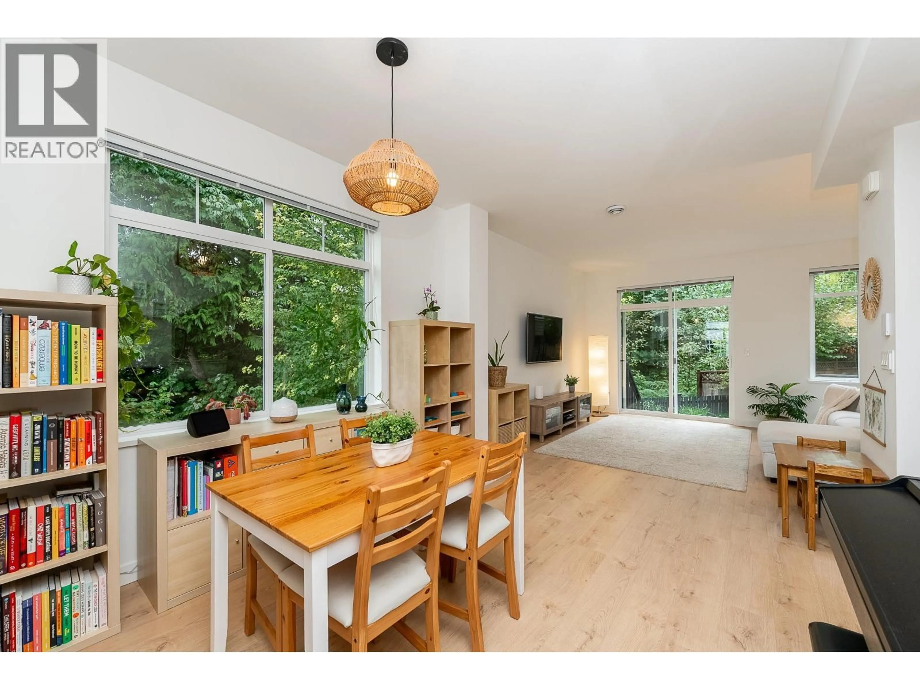 Open concept kitchen, wood/laminate floor for 142 - 1220 ROCKLIN STREET, Coquitlam British Columbia V3B0R6