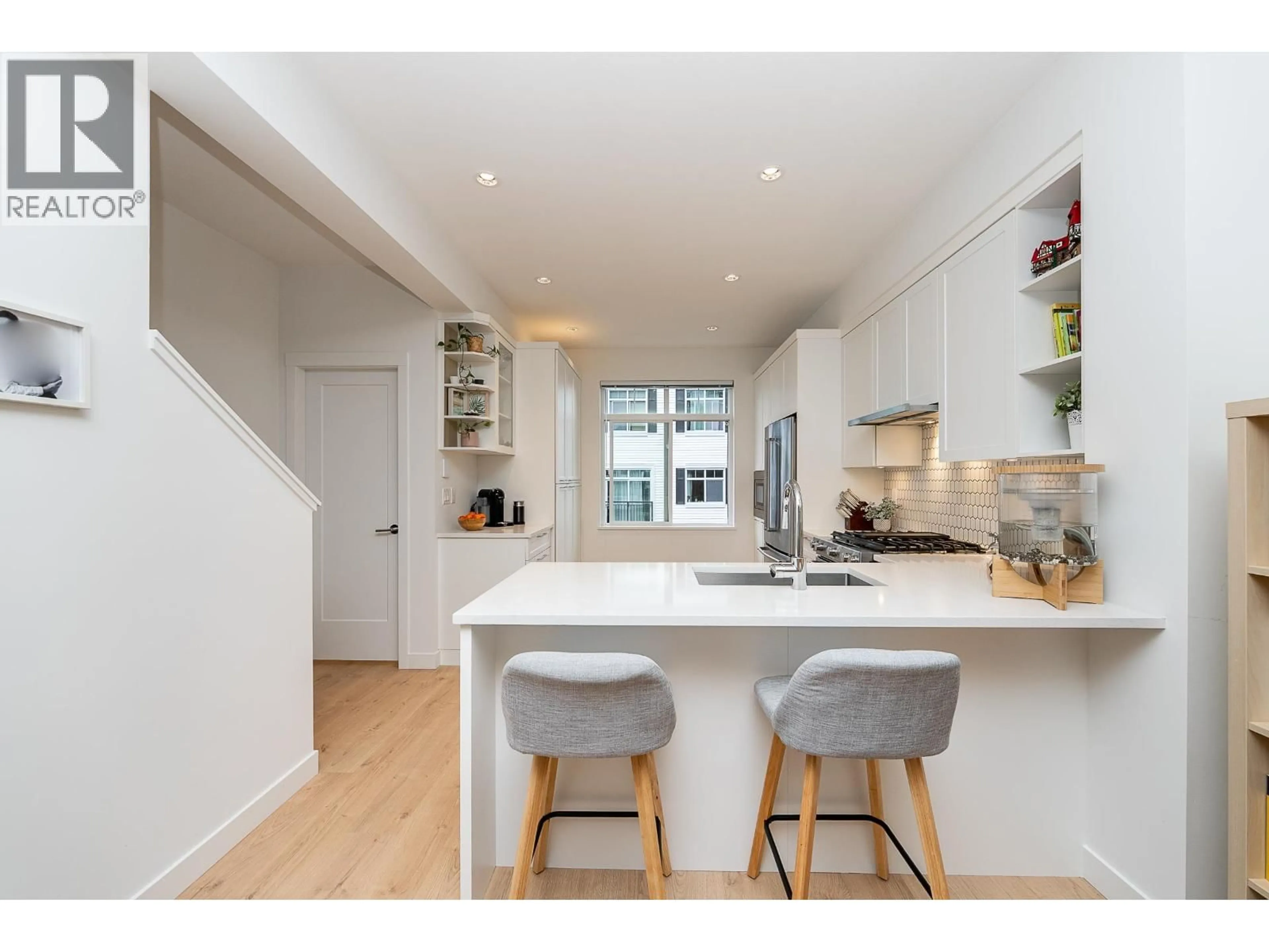 Open concept kitchen, unknown for 142 - 1220 ROCKLIN STREET, Coquitlam British Columbia V3B0R6