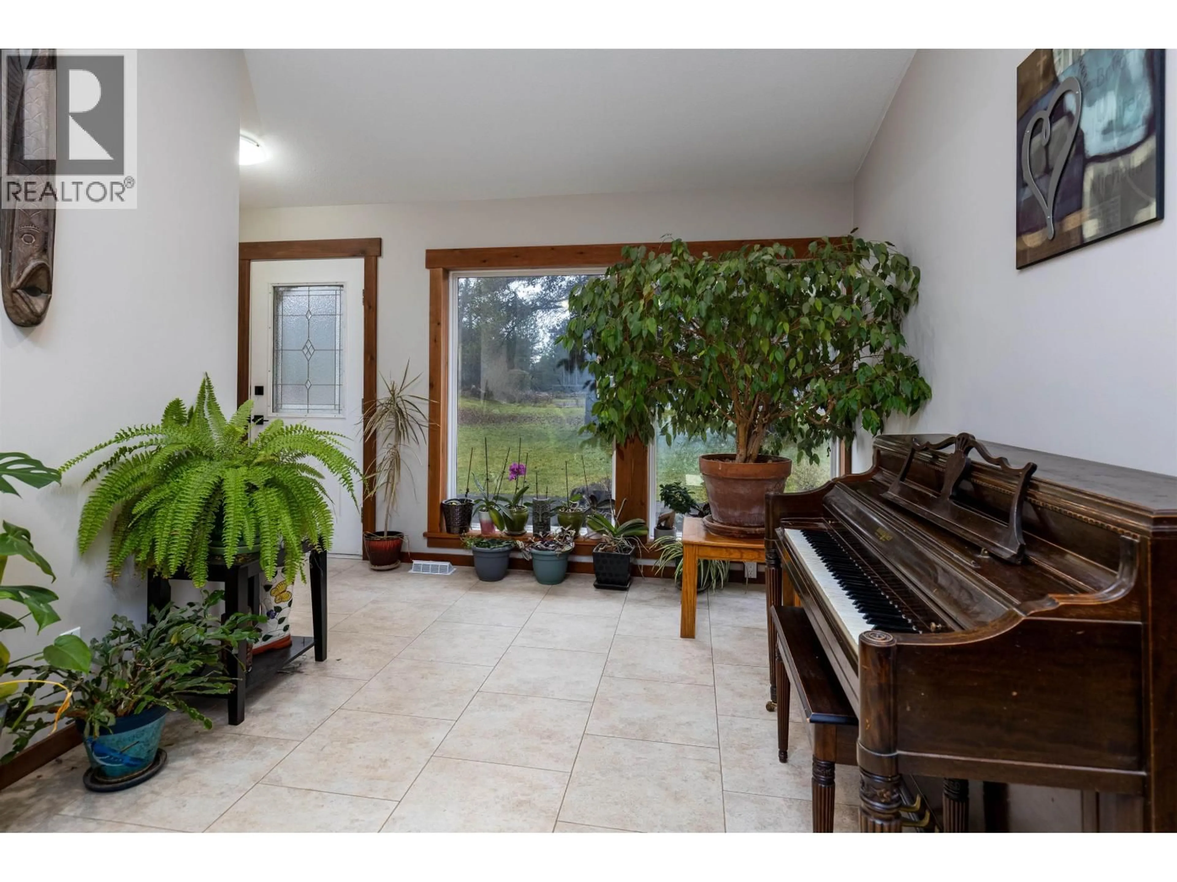 Indoor foyer for 5134 SOUCIE AVENUE, Terrace British Columbia V8G4X8