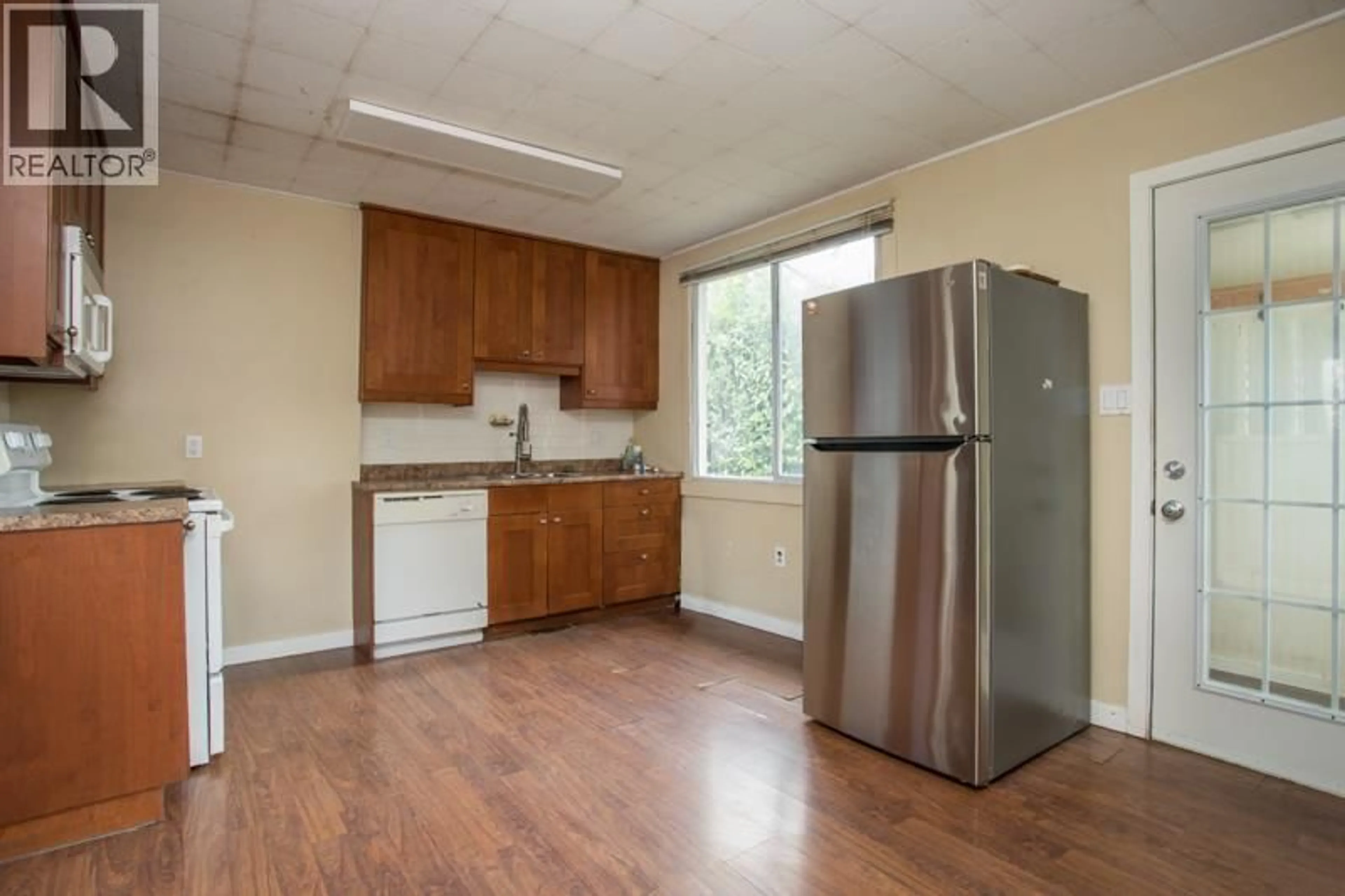 Standard kitchen, unknown for 1700 WELLINGTON CRESCENT, Richmond British Columbia V7B1G8