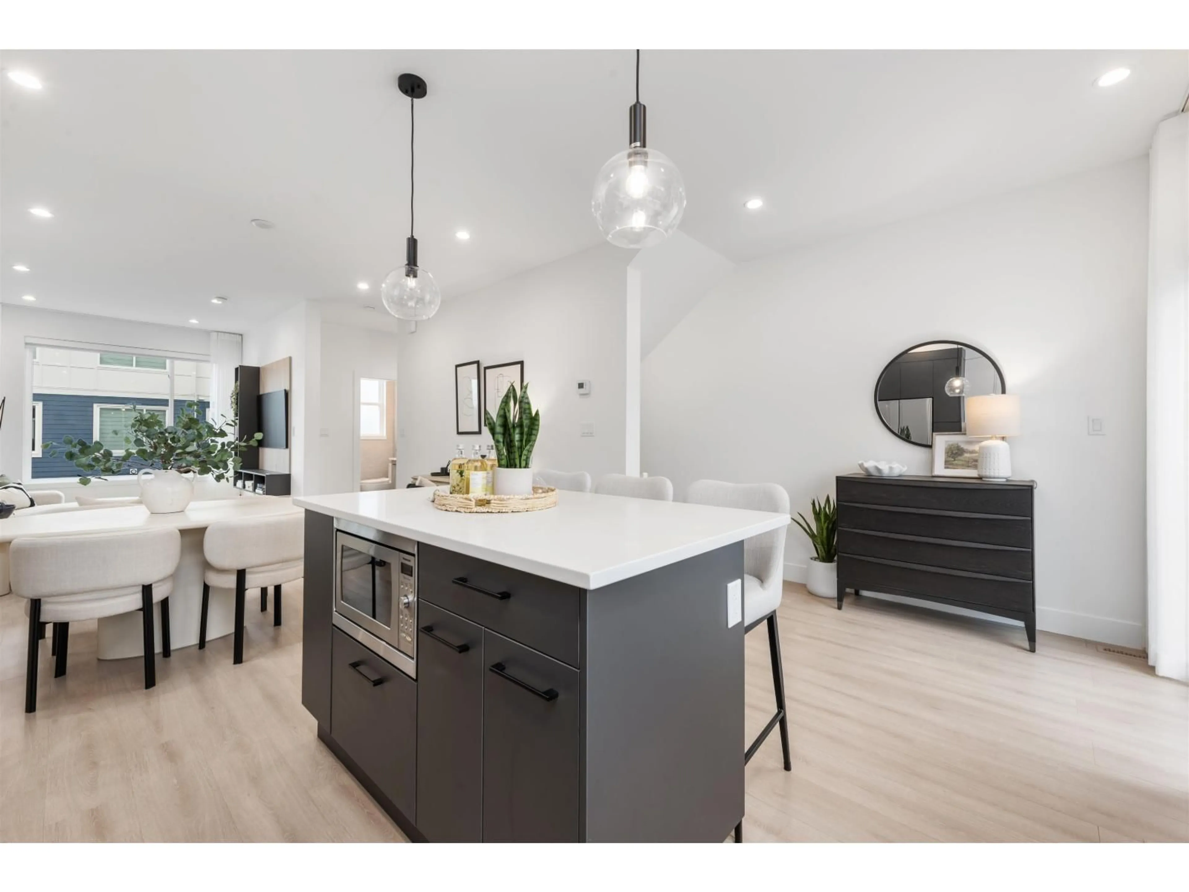 Open concept kitchen, unknown for 28 - 19330 FAIRWAY DRIVE, Surrey British Columbia V3S0B7