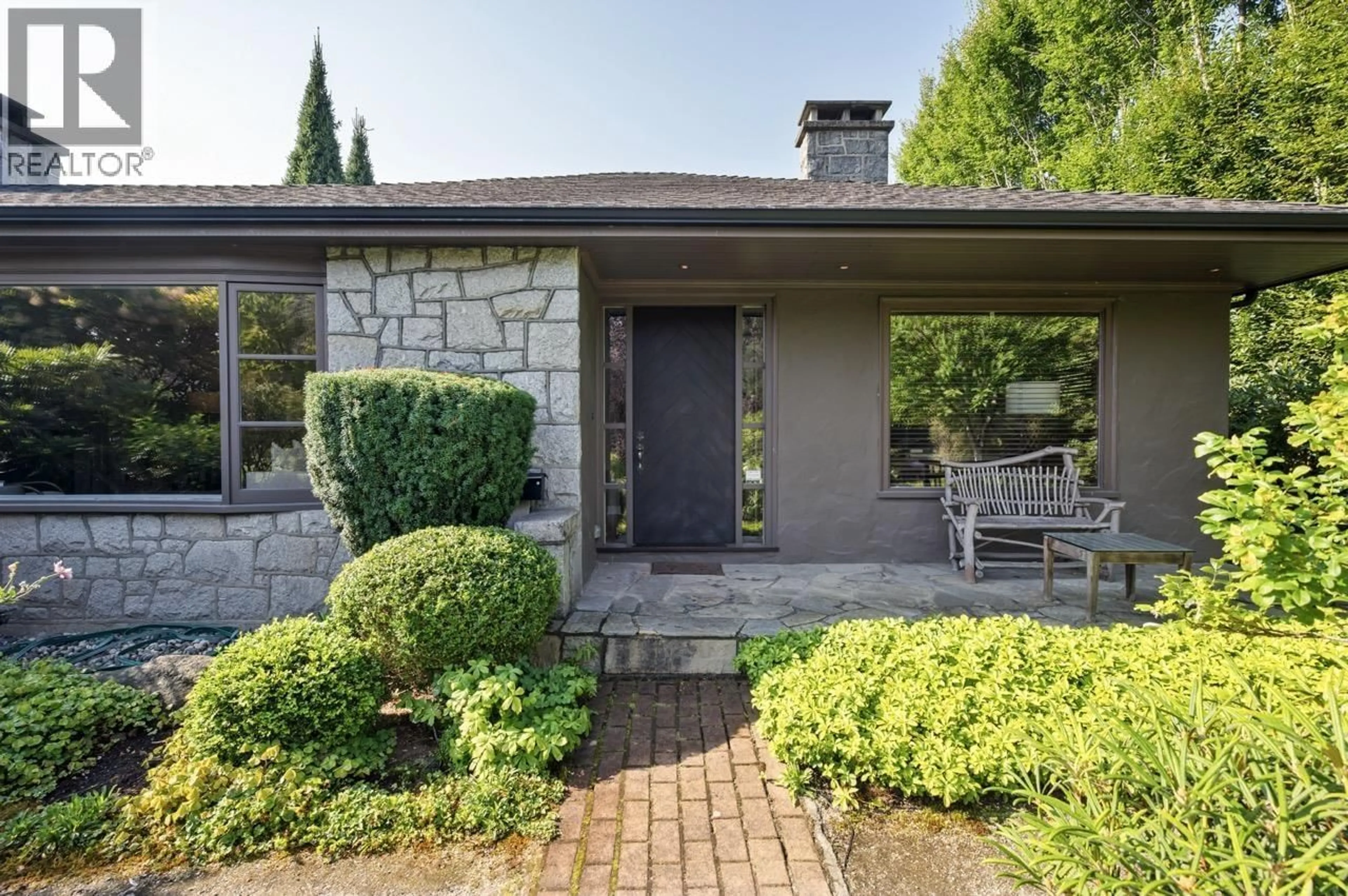 Home with brick exterior material, street for 2533 WALLACE CRESCENT, Vancouver British Columbia V6R3V3