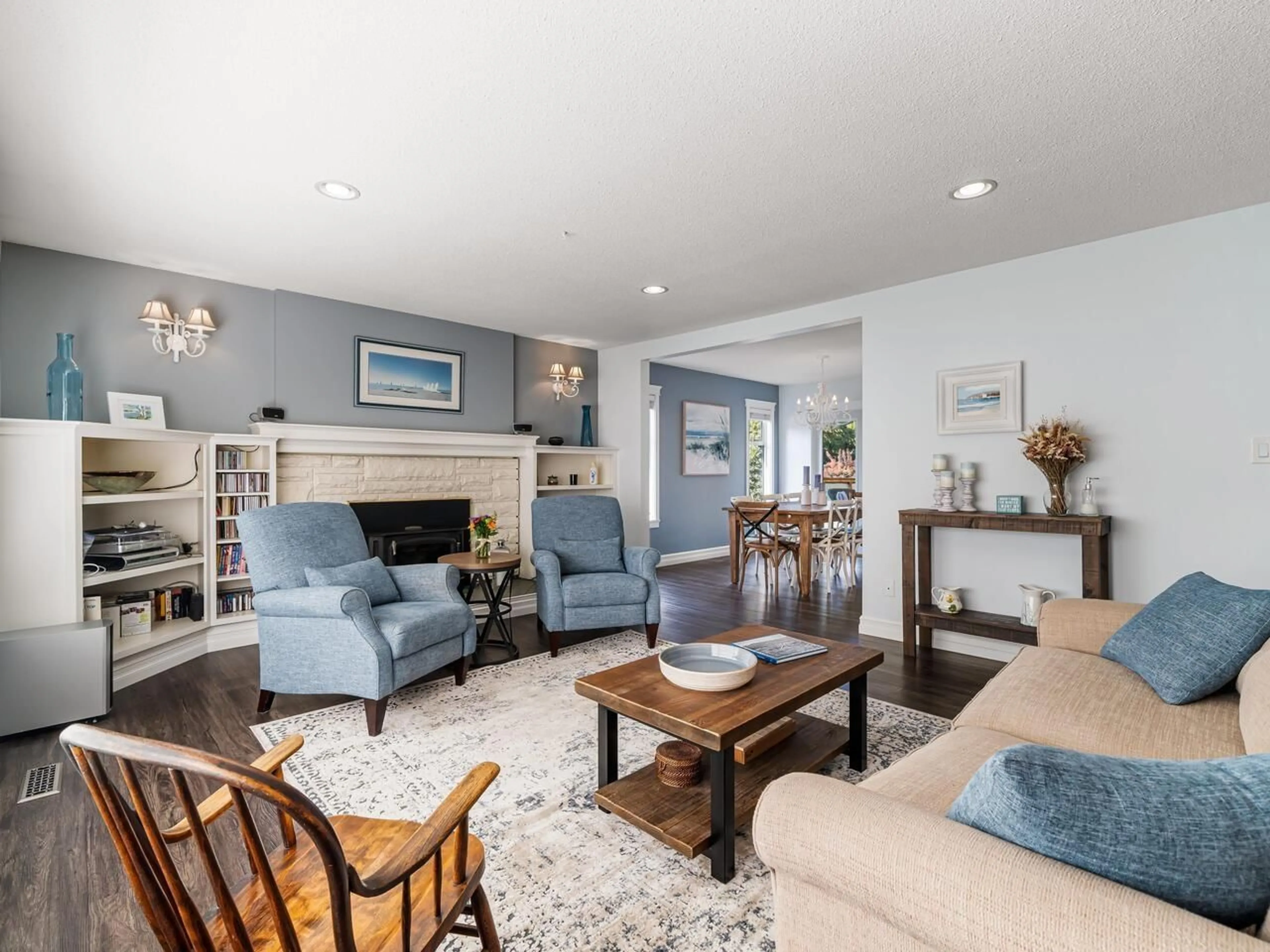 Living room with furniture, unknown for 4551 209 STREET, Langley British Columbia V3A2K7