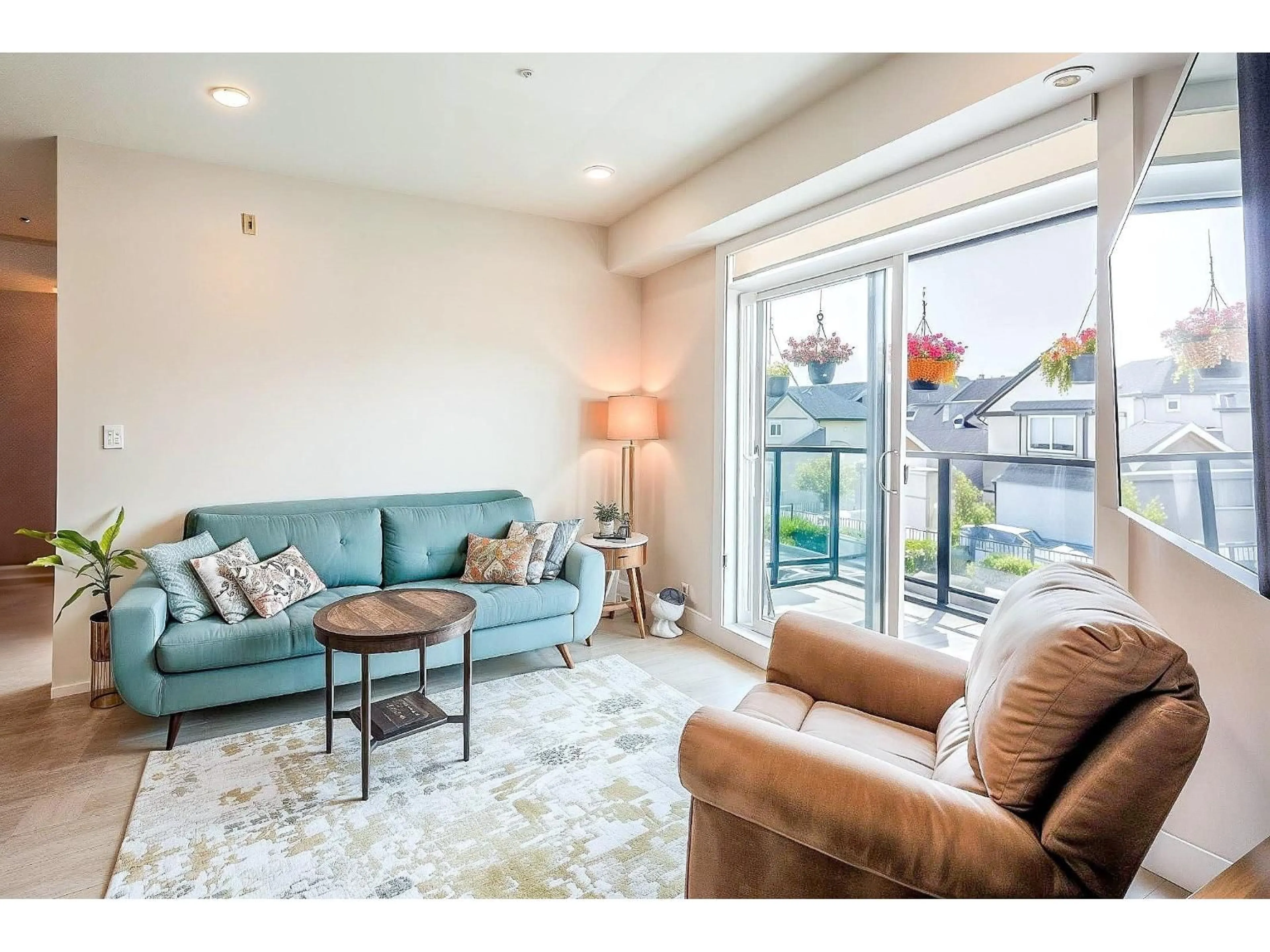 Living room with furniture, unknown for 208 - 14818 60 AVENUE, Surrey British Columbia V3S0B5