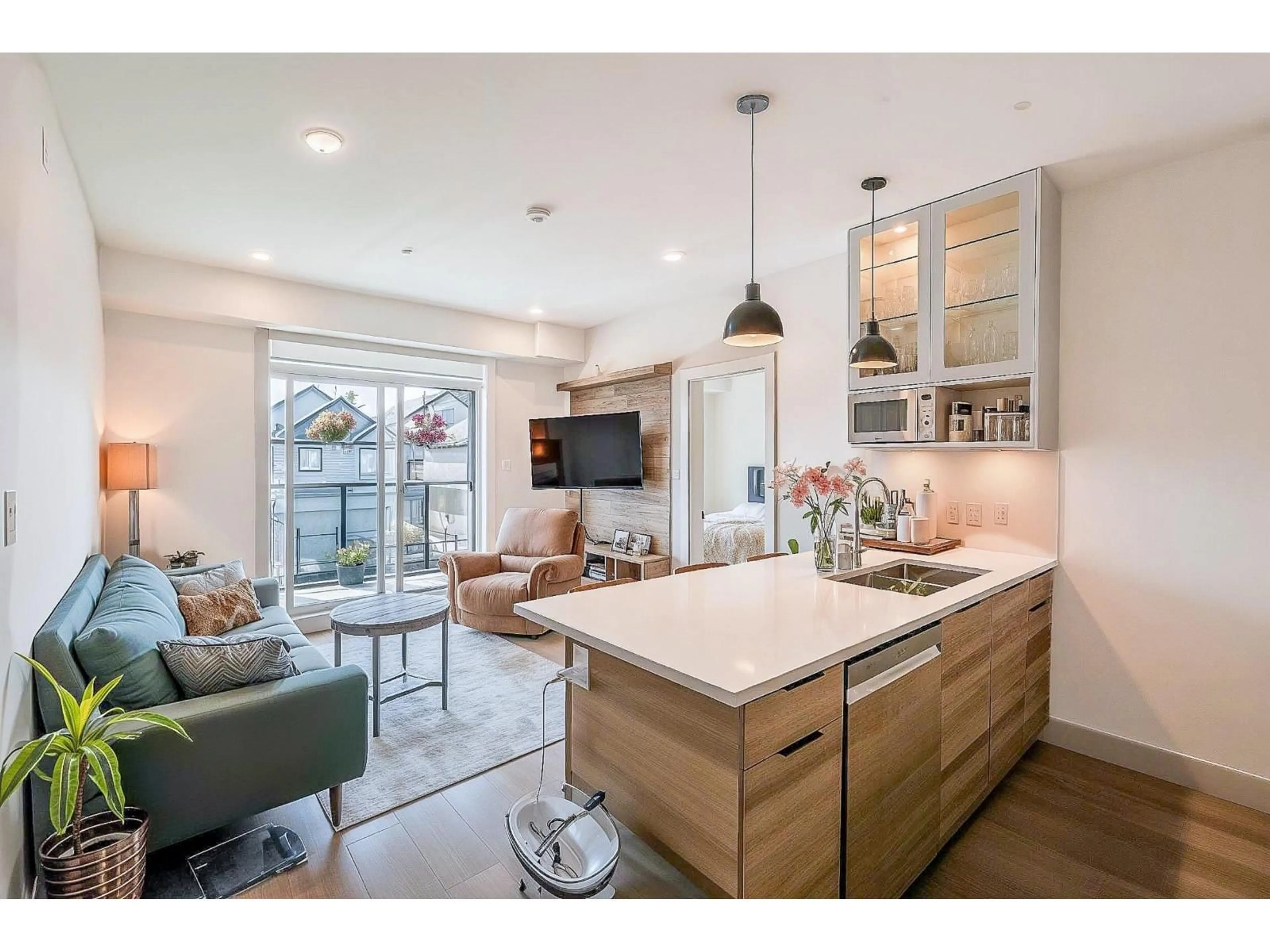 Open concept kitchen, unknown for 208 - 14818 60 AVENUE, Surrey British Columbia V3S0B5