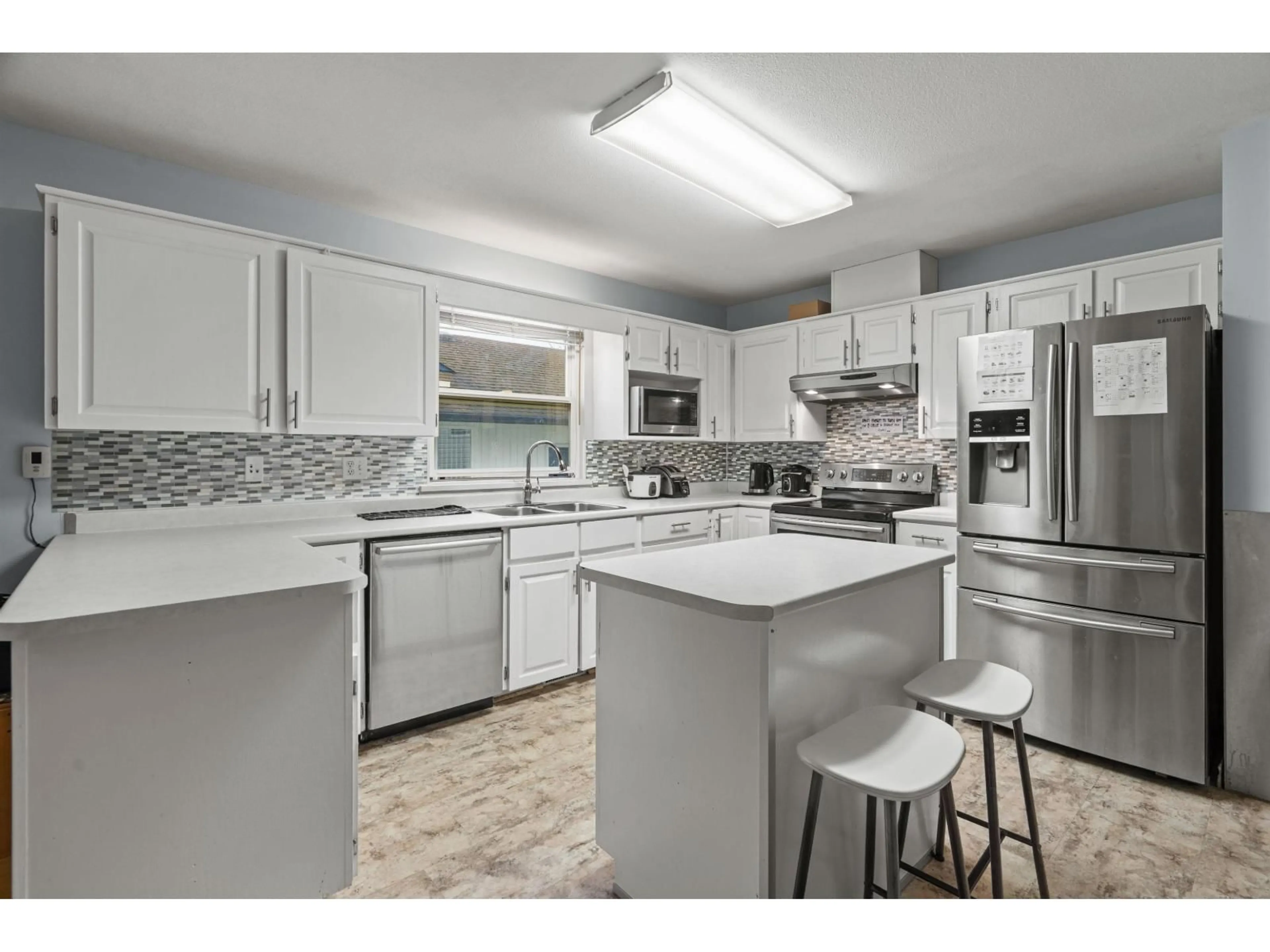 Unknown for 45812 THOMAS ROAD, Chilliwack British Columbia V2R3W9