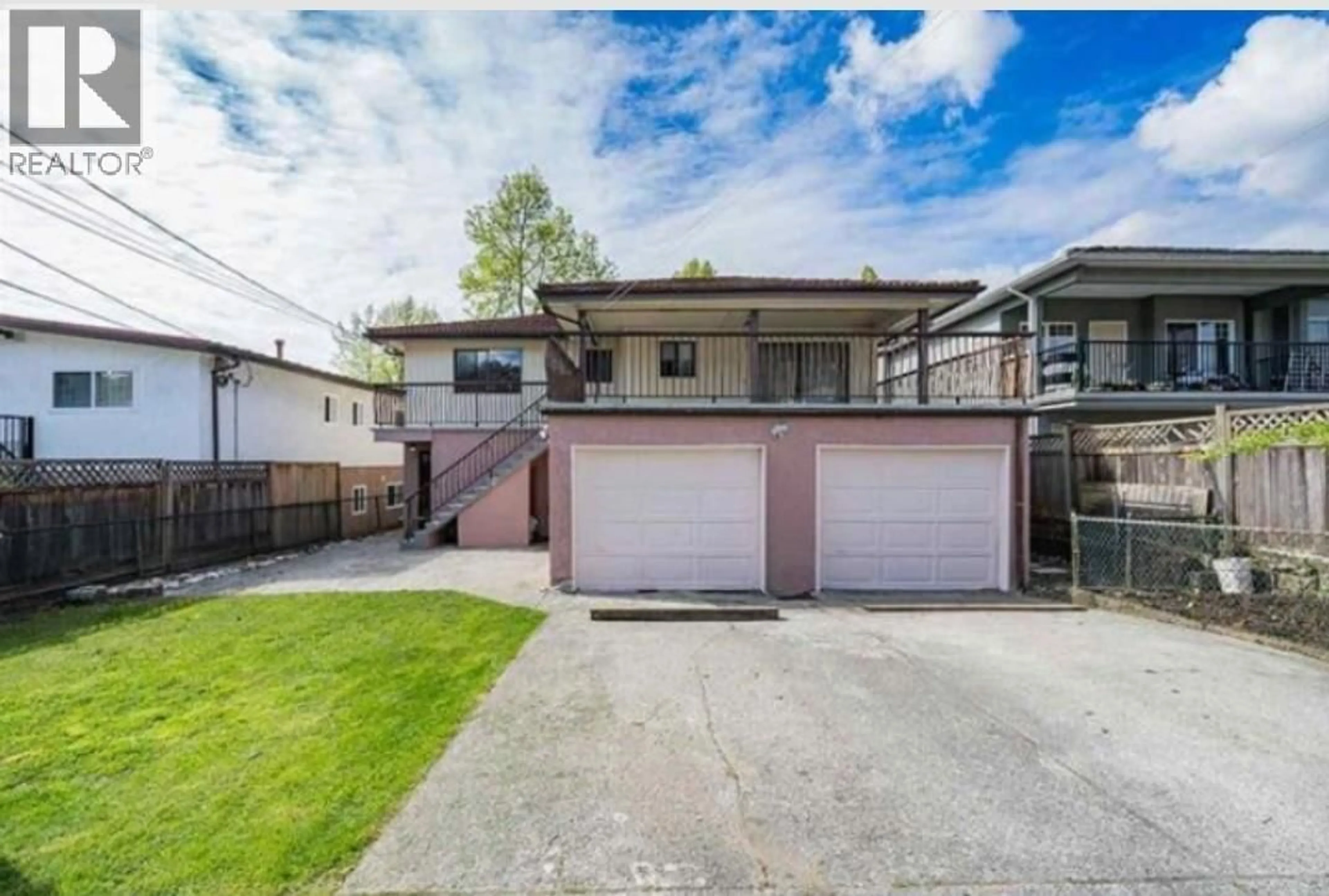 A pic from outside/outdoor area/front of a property/back of a property/a pic from drone, street for 4421 PARKER STREET, Burnaby British Columbia V5C3C7