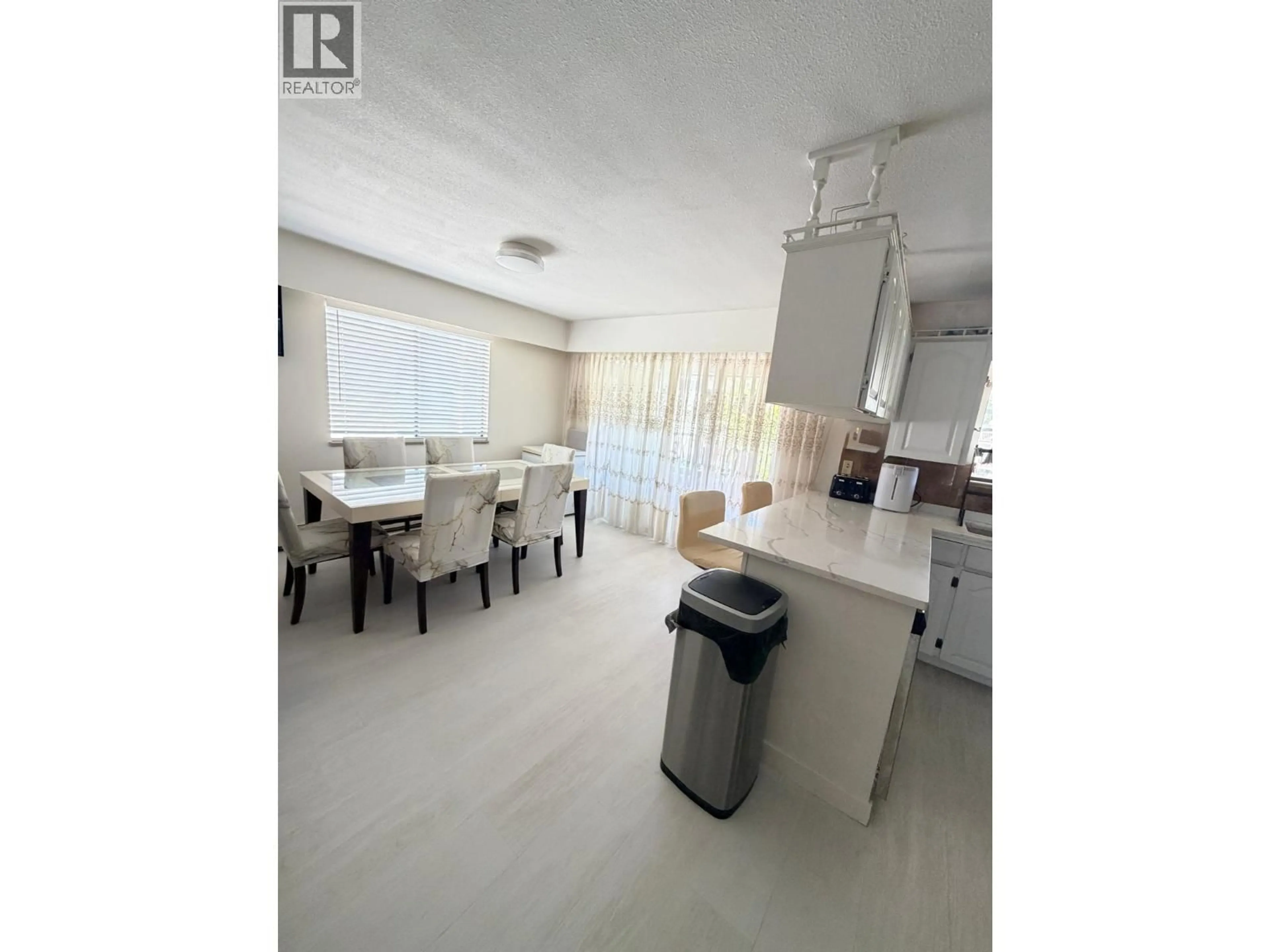 Open concept kitchen, unknown for 4421 PARKER STREET, Burnaby British Columbia V5C3C7