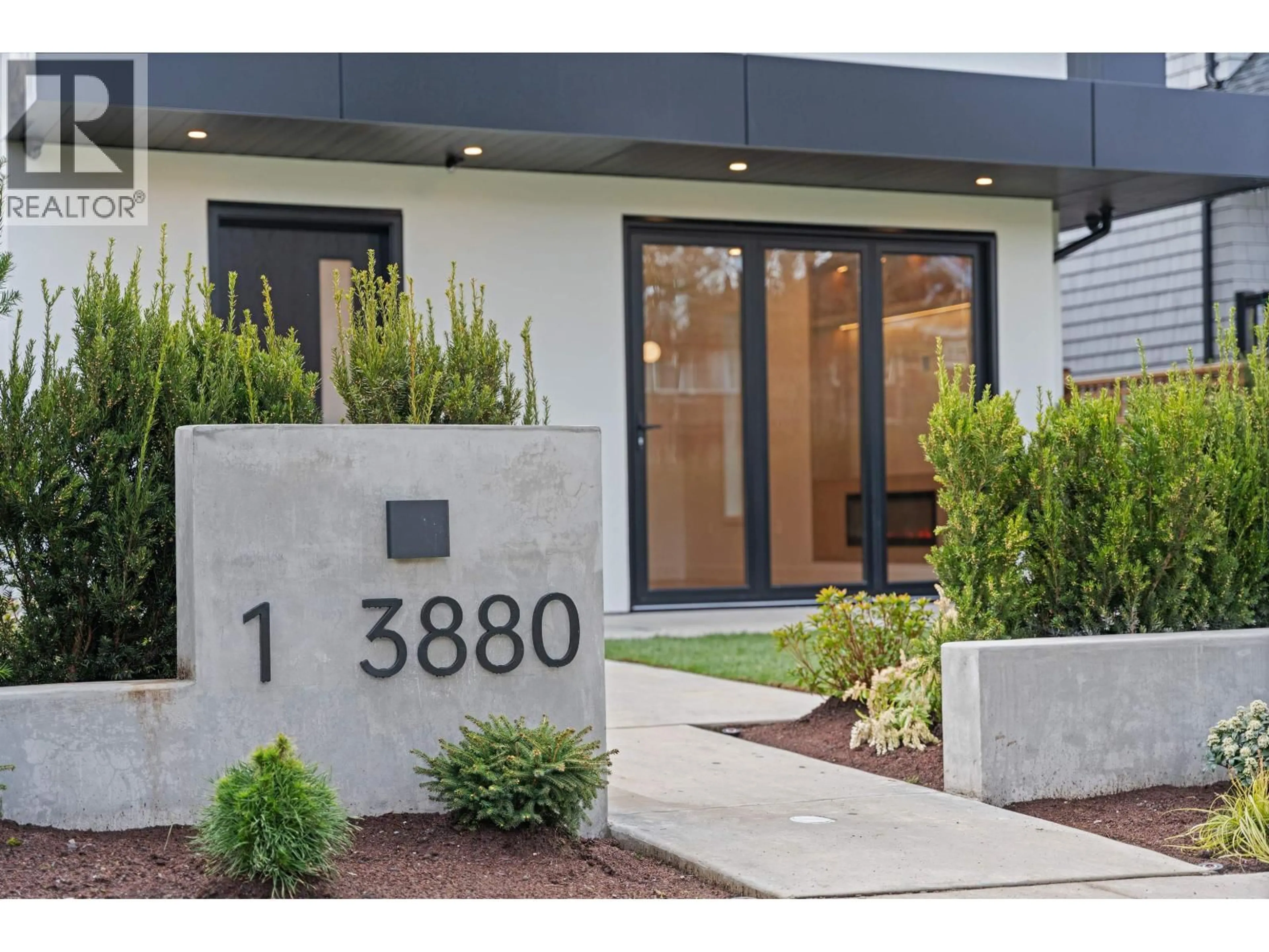 Indoor entryway for 1 - 3880 23RD AVENUE, Vancouver British Columbia V6S1K9