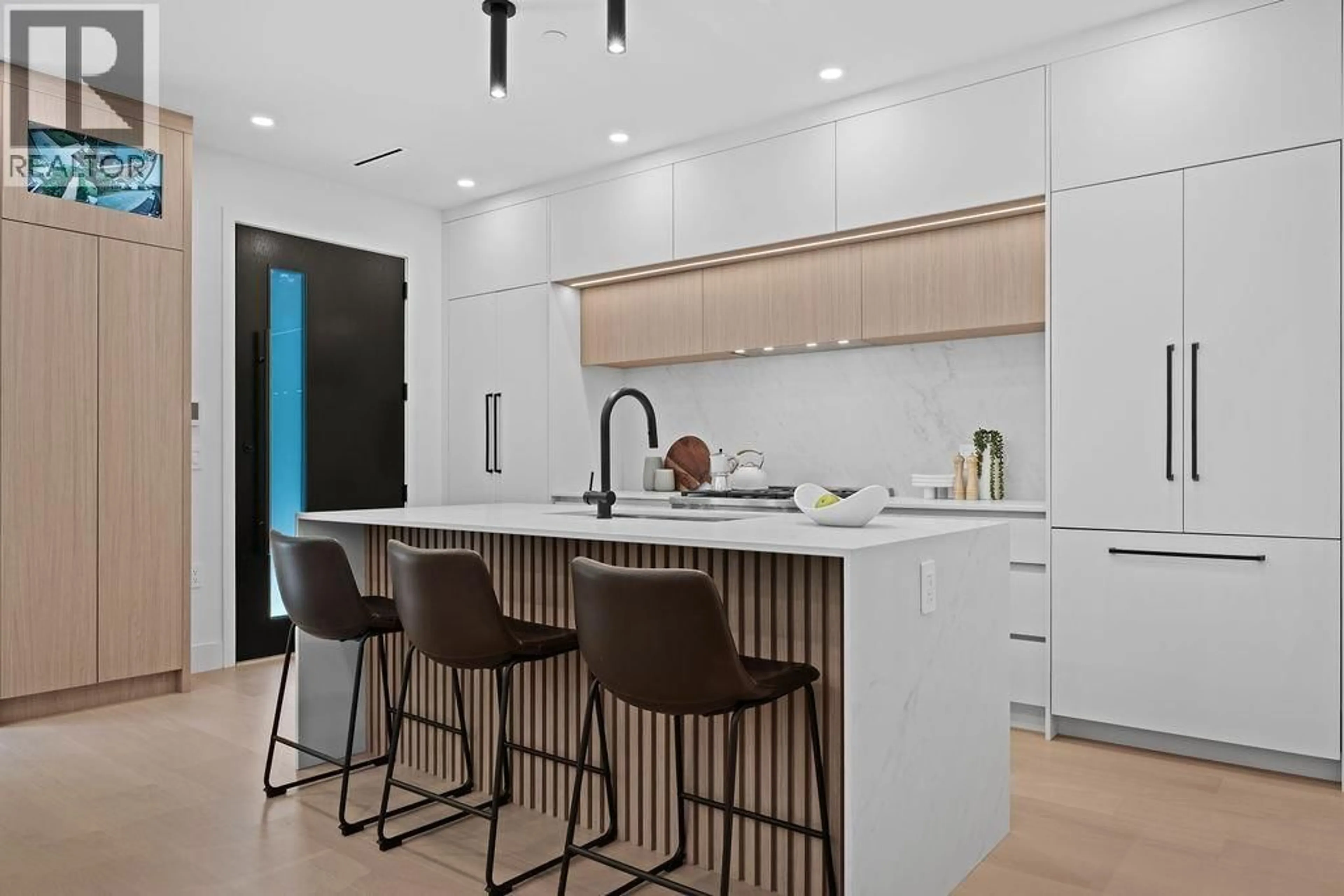 Contemporary kitchen, unknown for 1 - 3880 23RD AVENUE, Vancouver British Columbia V6S1K9