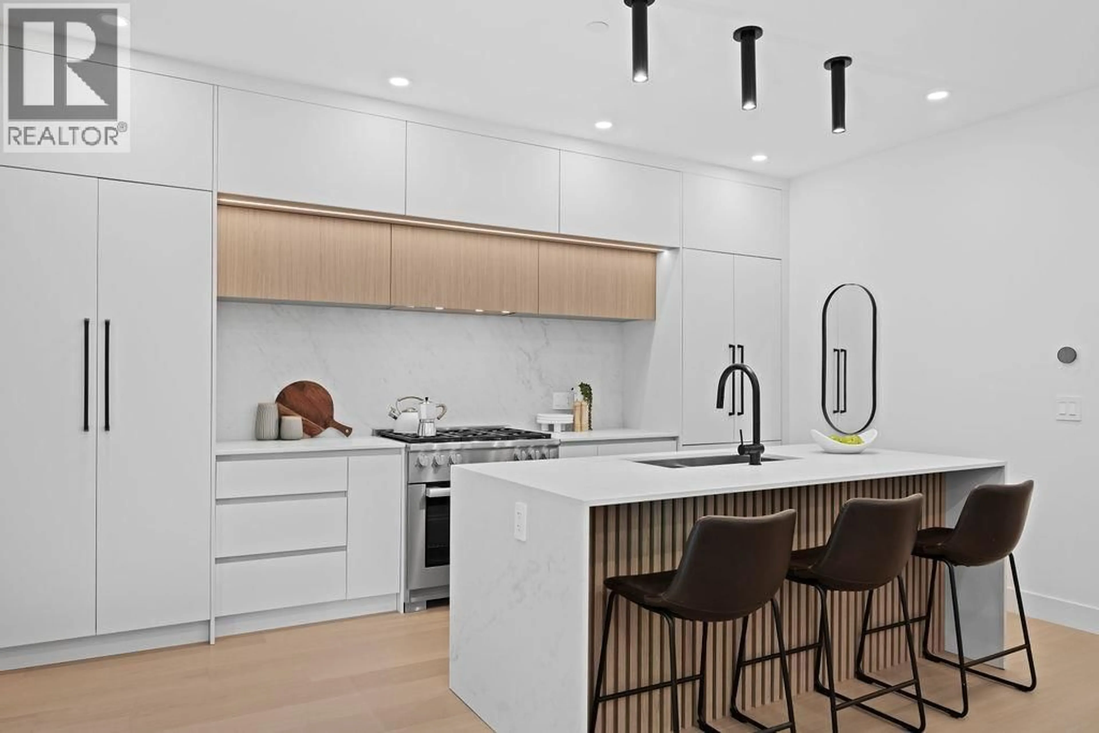 Contemporary kitchen, unknown for 1 - 3880 23RD AVENUE, Vancouver British Columbia V6S1K9