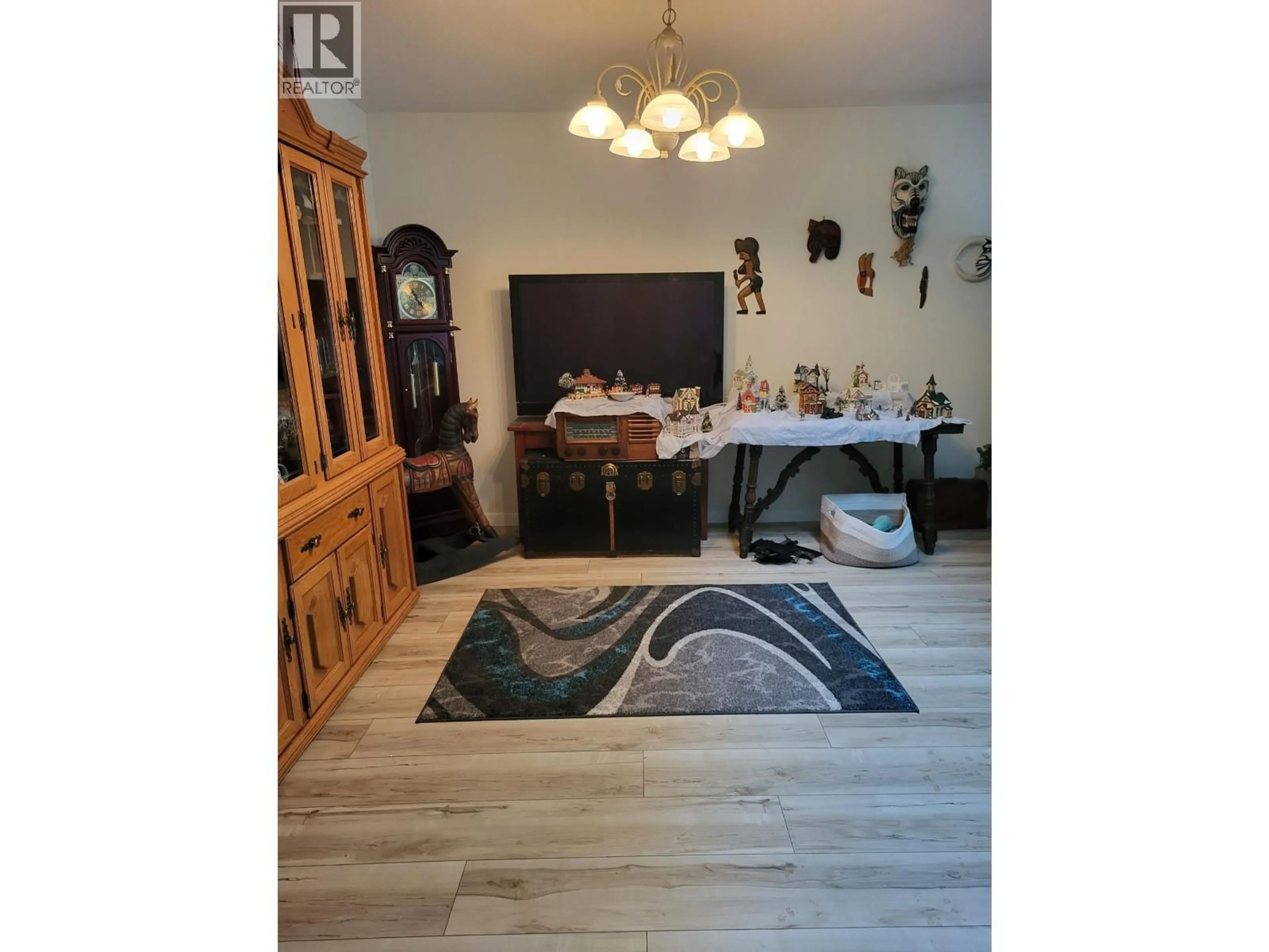 Dining room, wood/laminate floor for 39 - 500 WOTZKE DRIVE, Williams Lake British Columbia V2G4S9