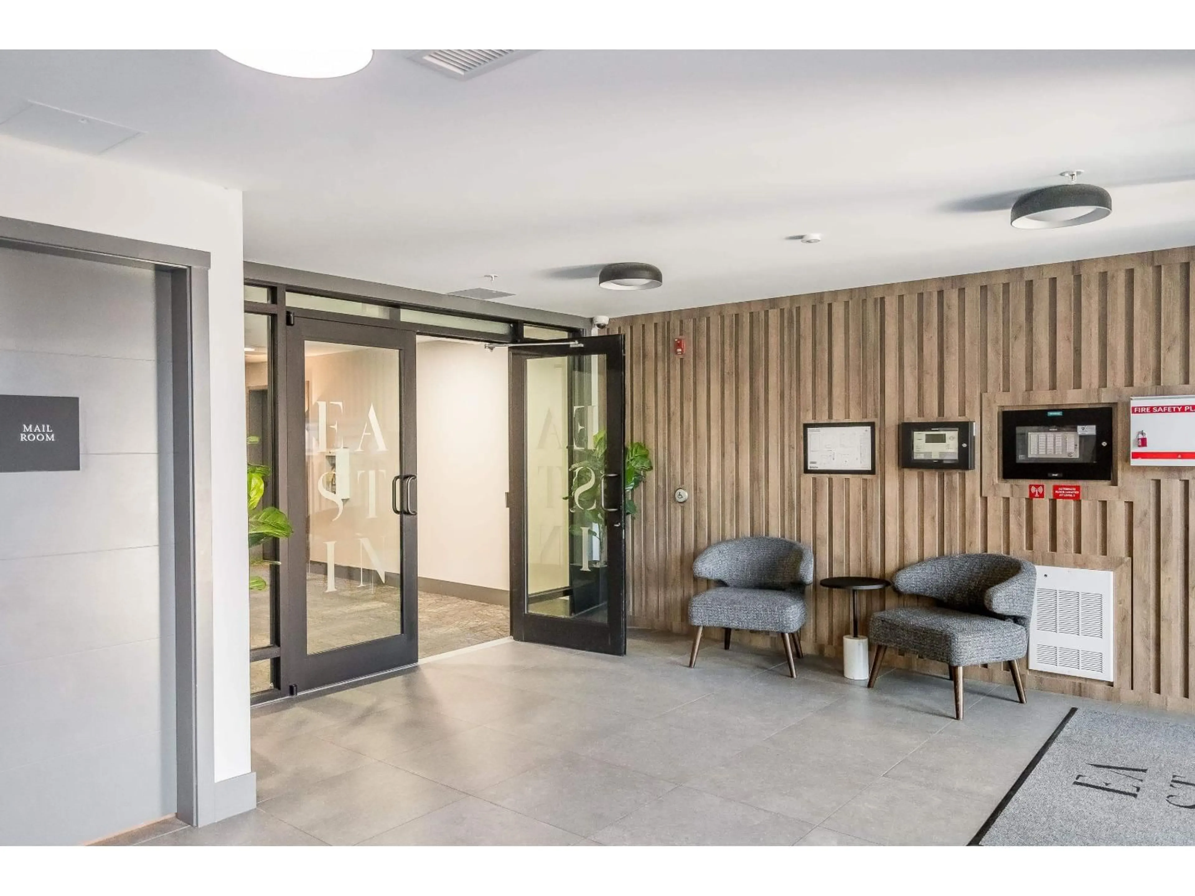 Indoor foyer for 411 - 8117 200A STREET, Langley British Columbia V2Y3W9