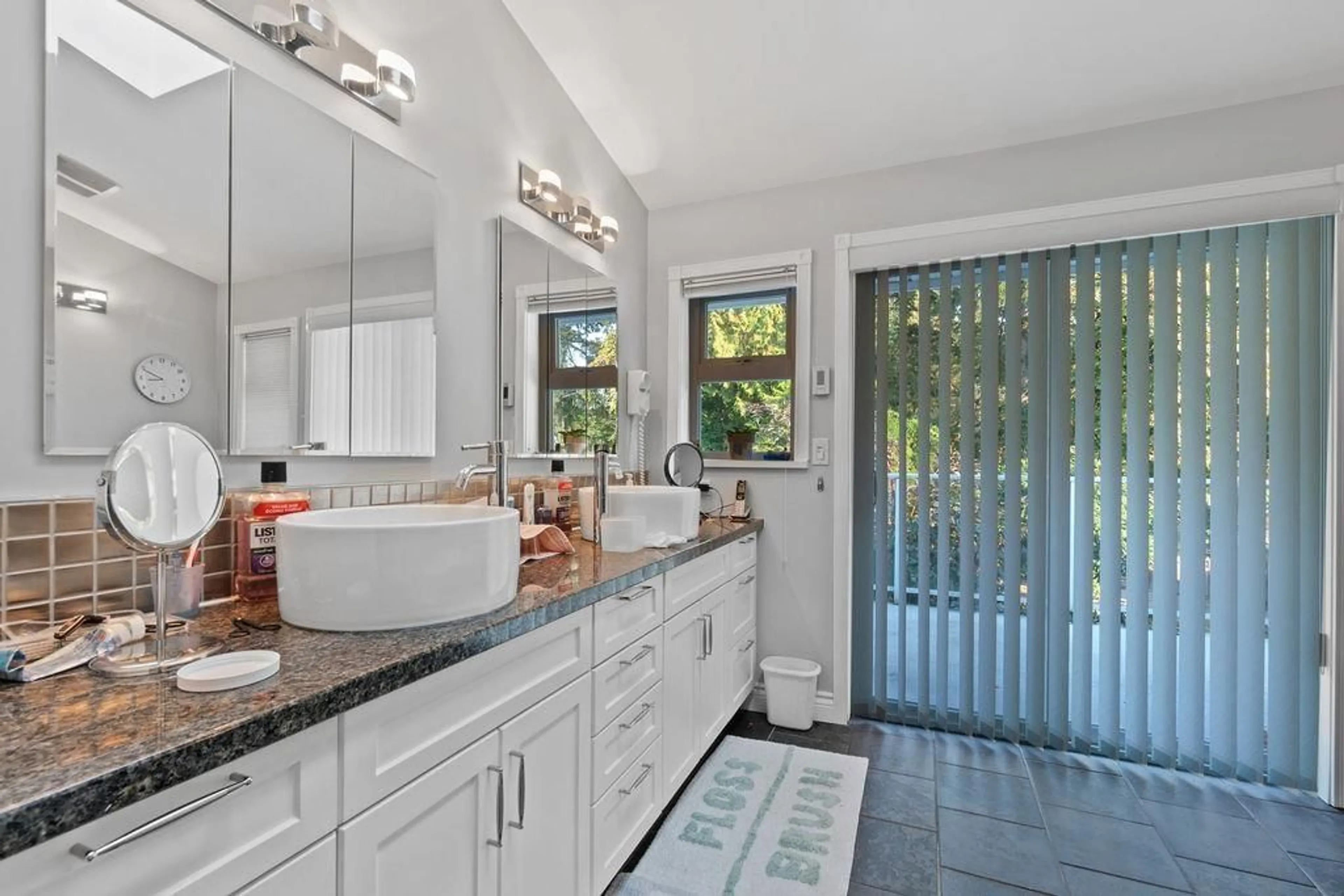 Contemporary bathroom, ceramic/tile floor for 5646 128A STREET, Surrey British Columbia V3X2X4