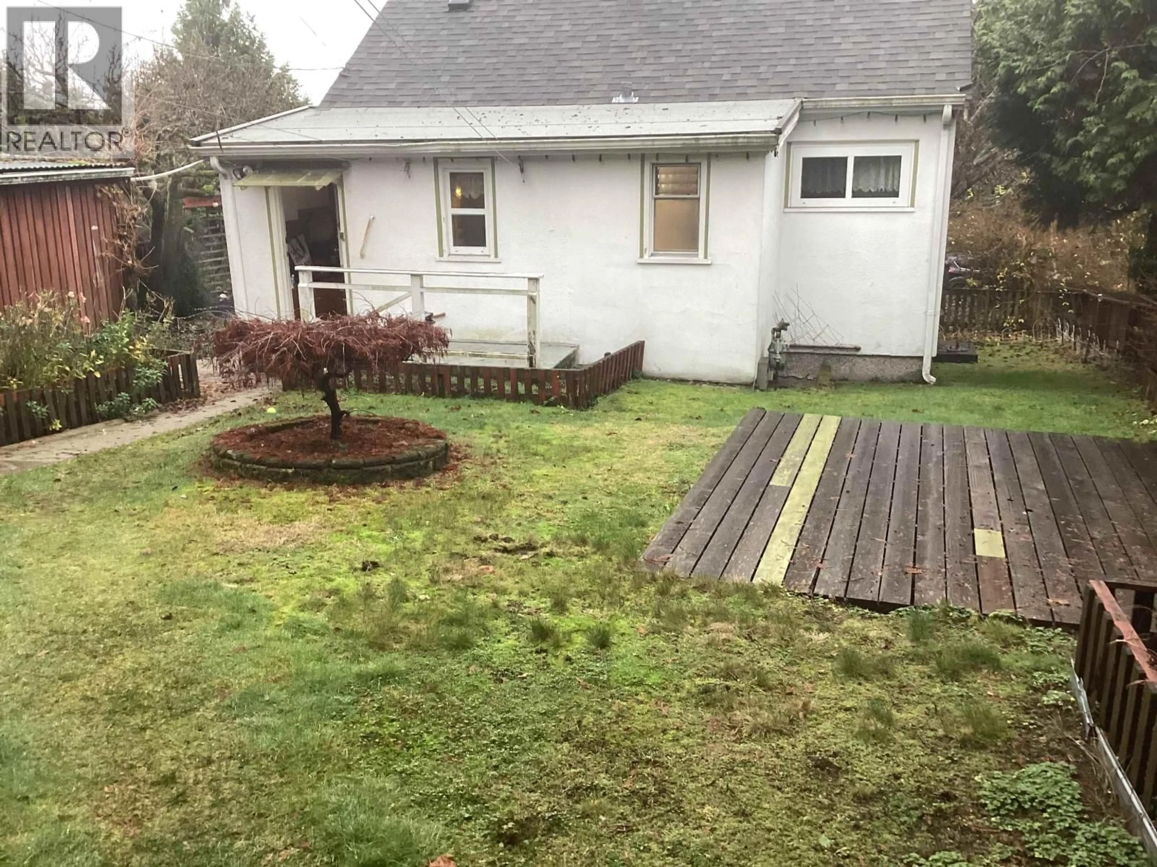 Patio, street for 488 4TH STREET, North Vancouver British Columbia V7L1J5