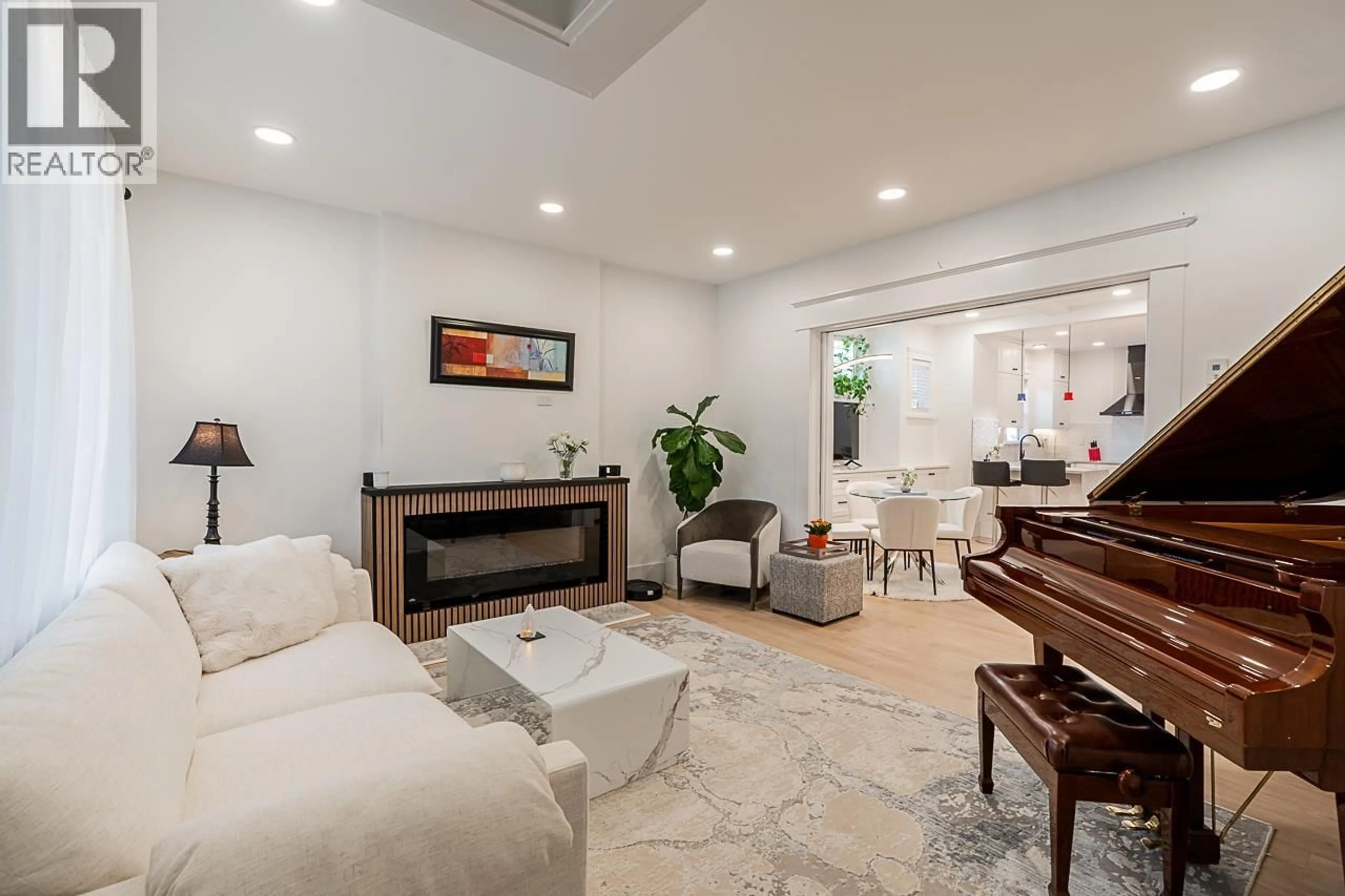 Living room with furniture, unknown for 3343 3RD AVENUE, Vancouver British Columbia V6R1L3