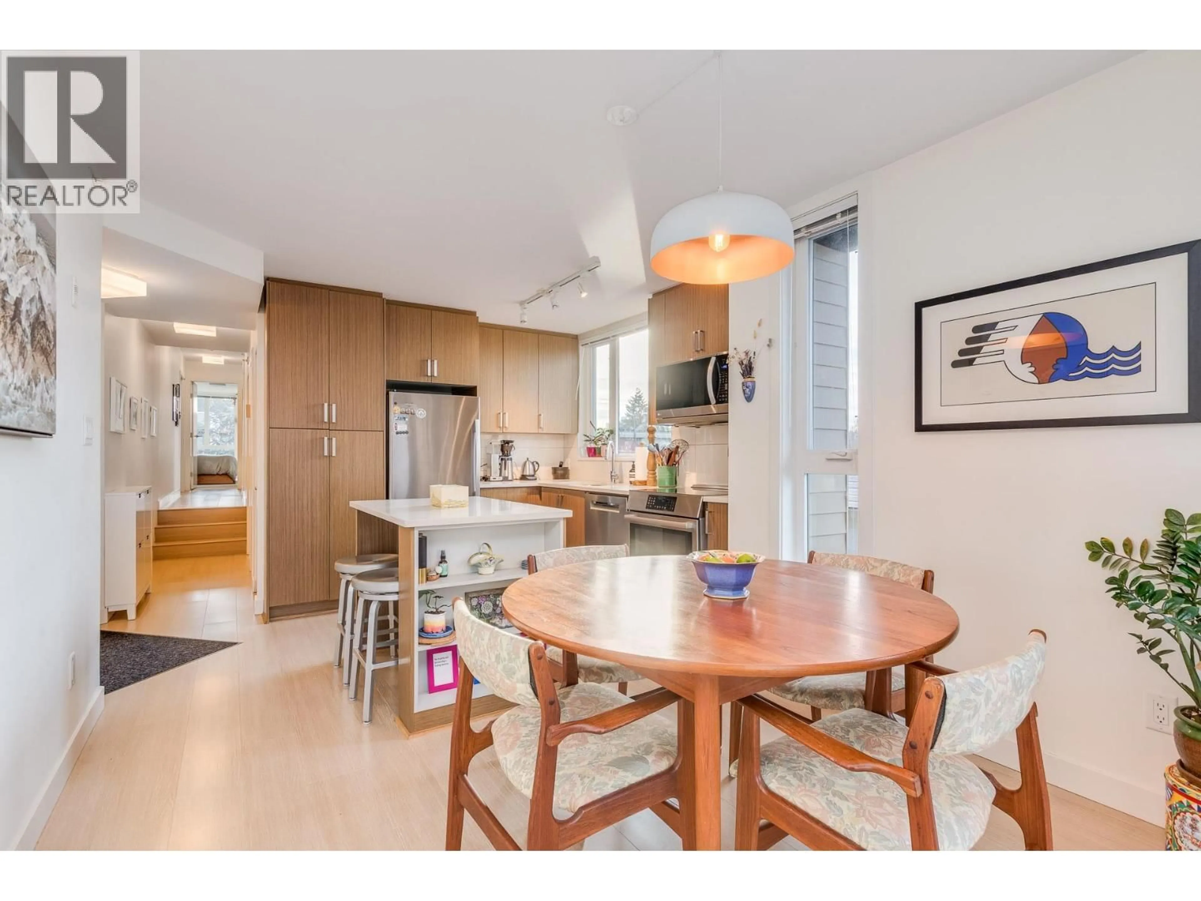 Open concept kitchen, unknown for PH1 - 562 7TH AVENUE, Vancouver British Columbia V5T1N7