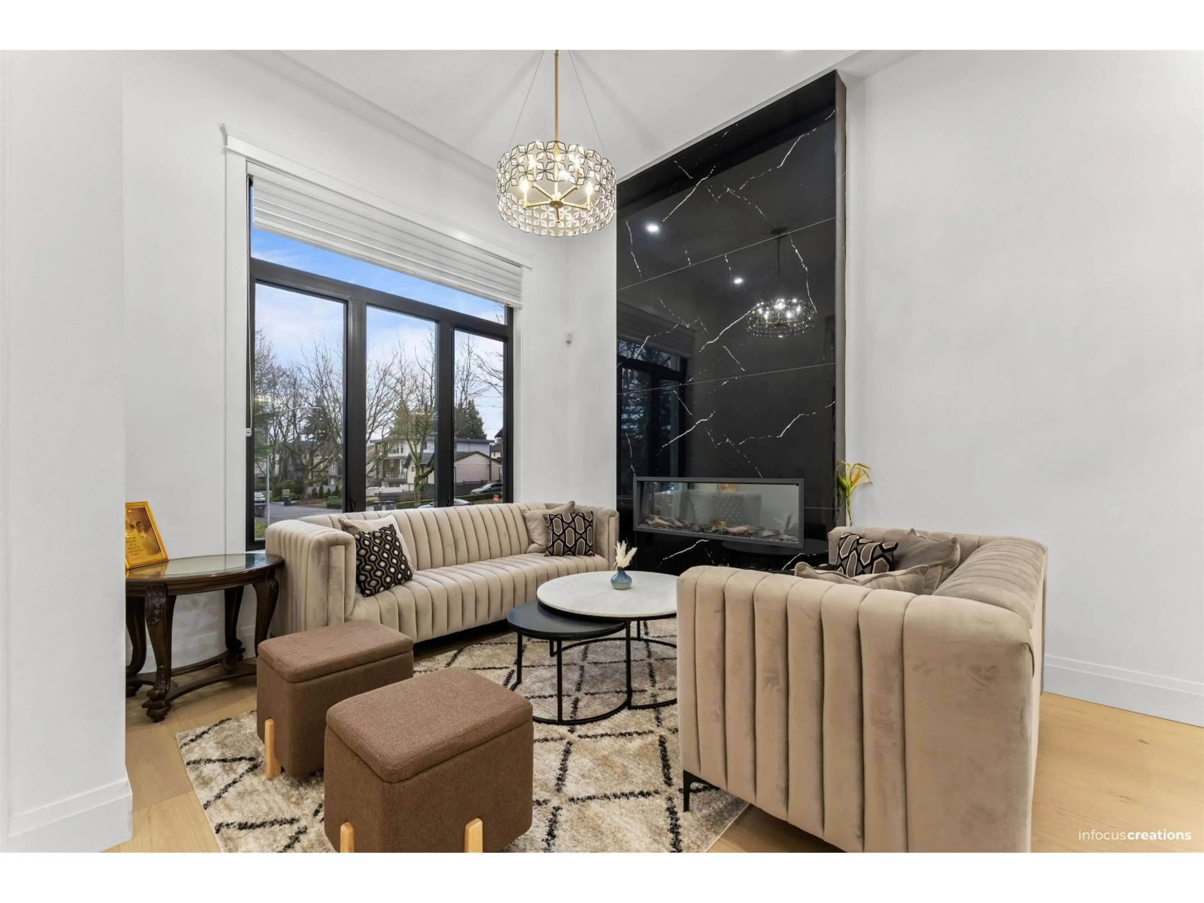 Living room with furniture, unknown for 7555 140A STREET, Surrey British Columbia V3W6V6