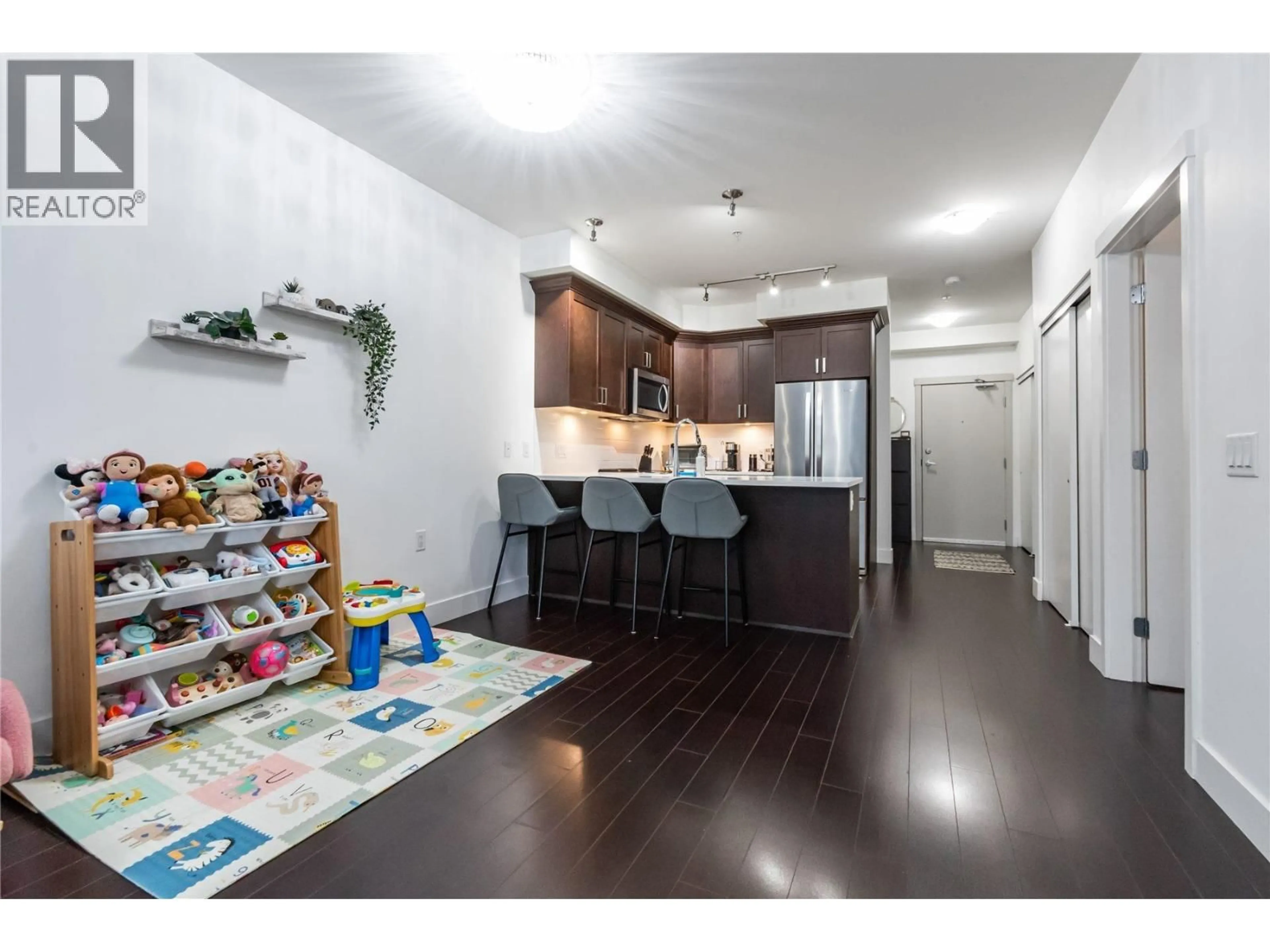 Open concept kitchen, wood/laminate floor for 205 - 2436 KELLY AVENUE, Port Coquitlam British Columbia V3C1Y4
