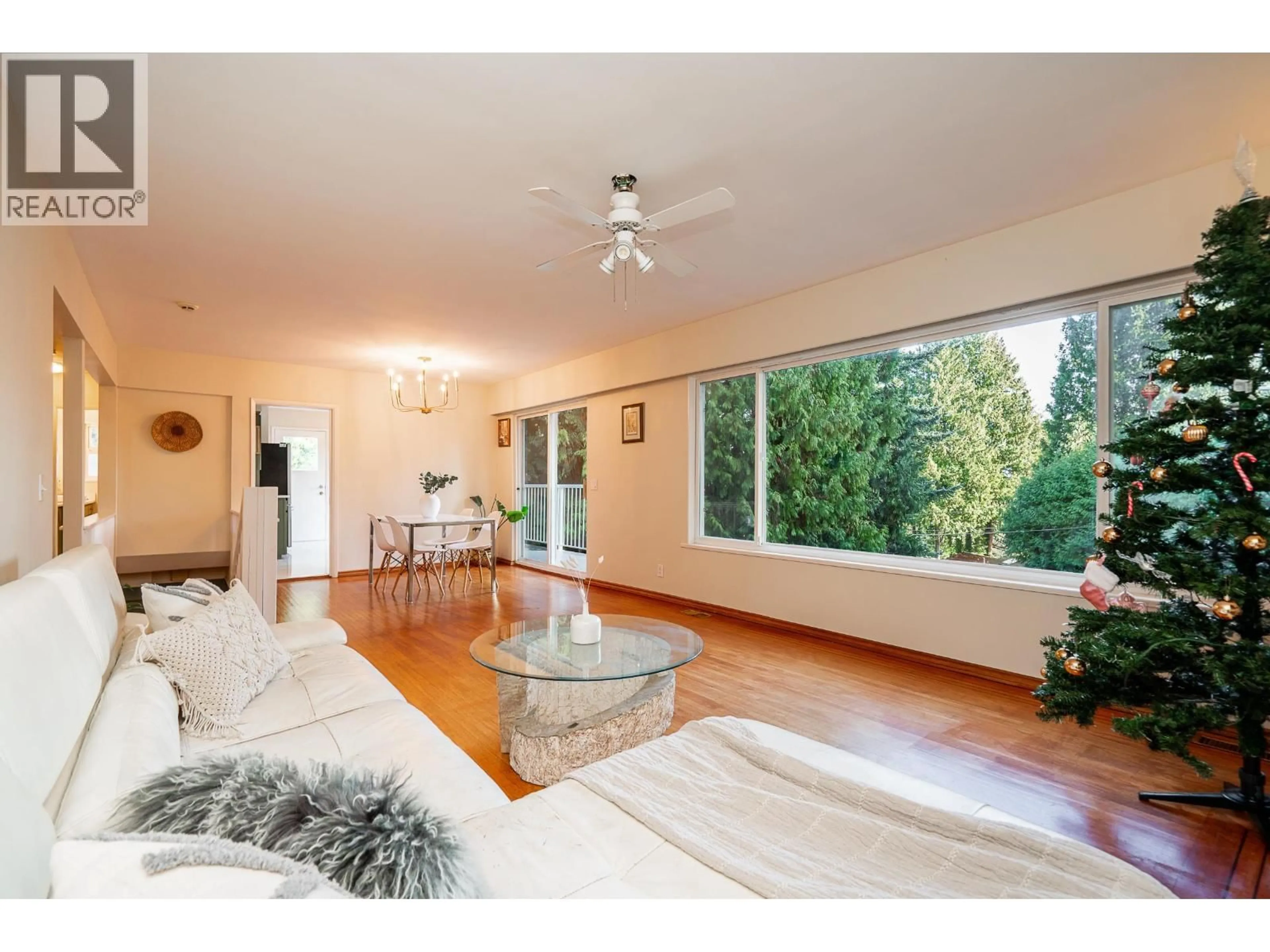 Living room with furniture, wood/laminate floor for 1648 SCARBOROUGH CRESCENT, Port Coquitlam British Columbia V3C2R1