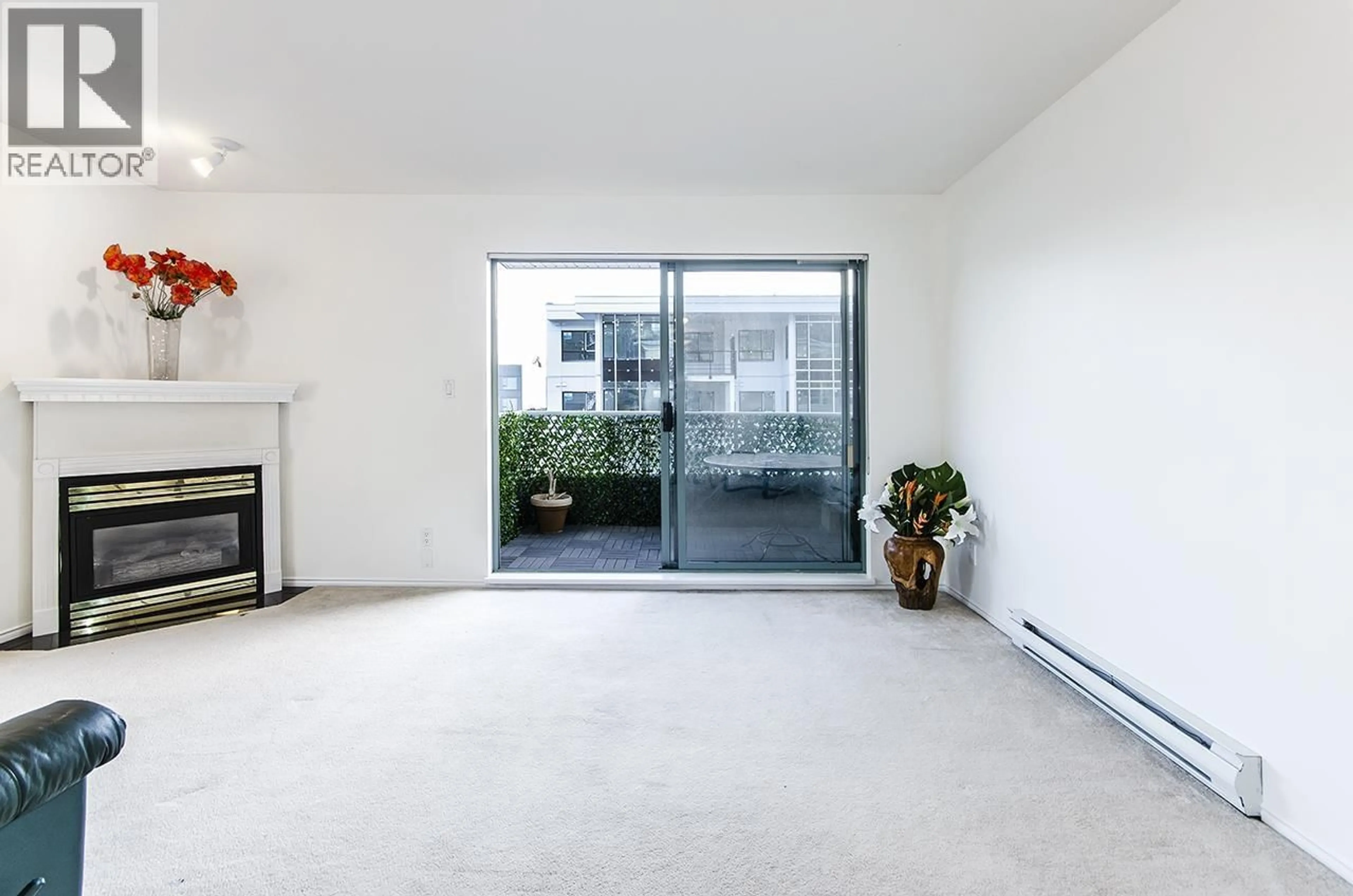 A pic of a room for 206 - 1085 17TH STREET, North Vancouver British Columbia V7P3R3