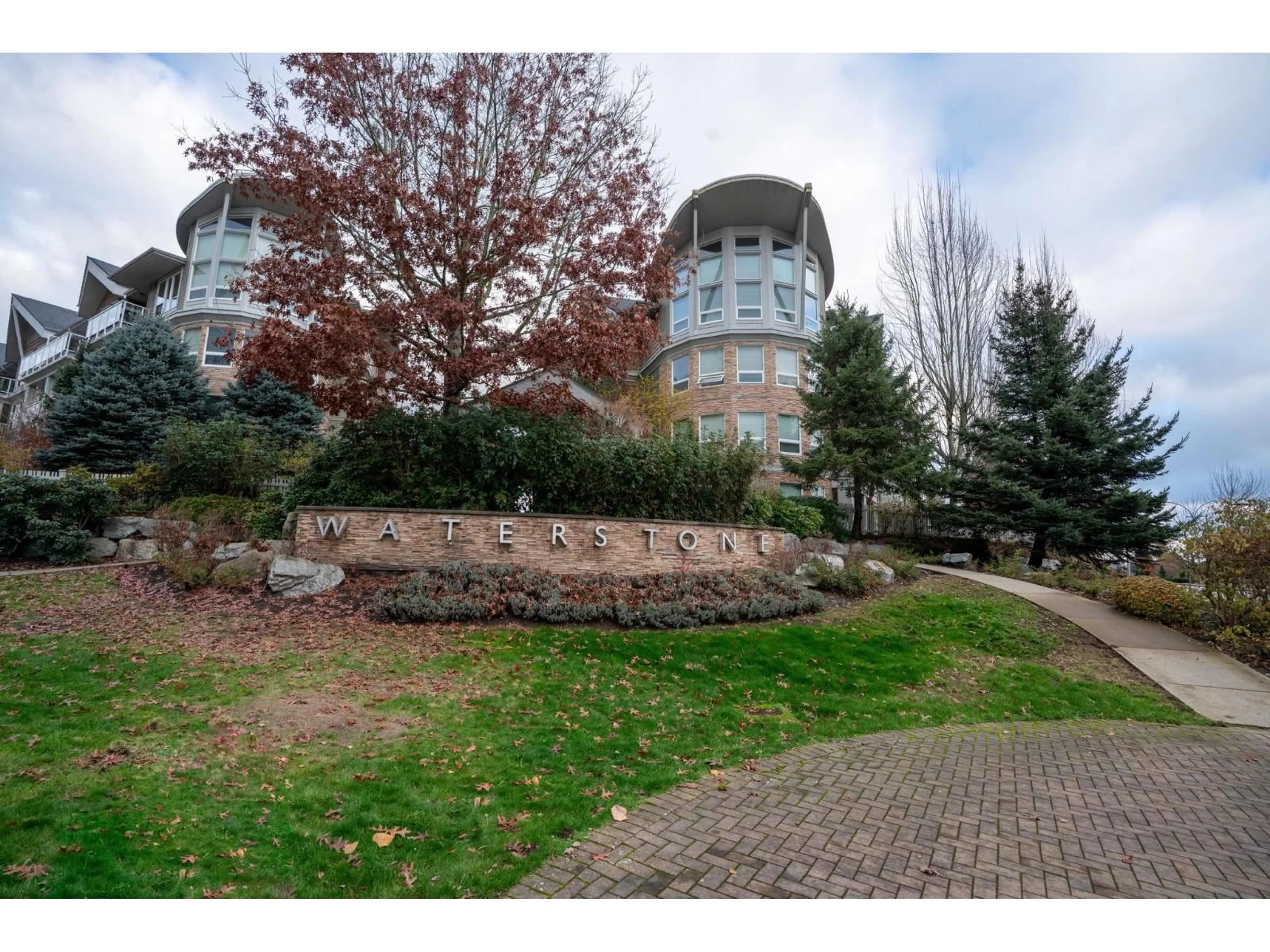 Unknown for 413 - 6440 194 STREET, Surrey British Columbia V4N6J7