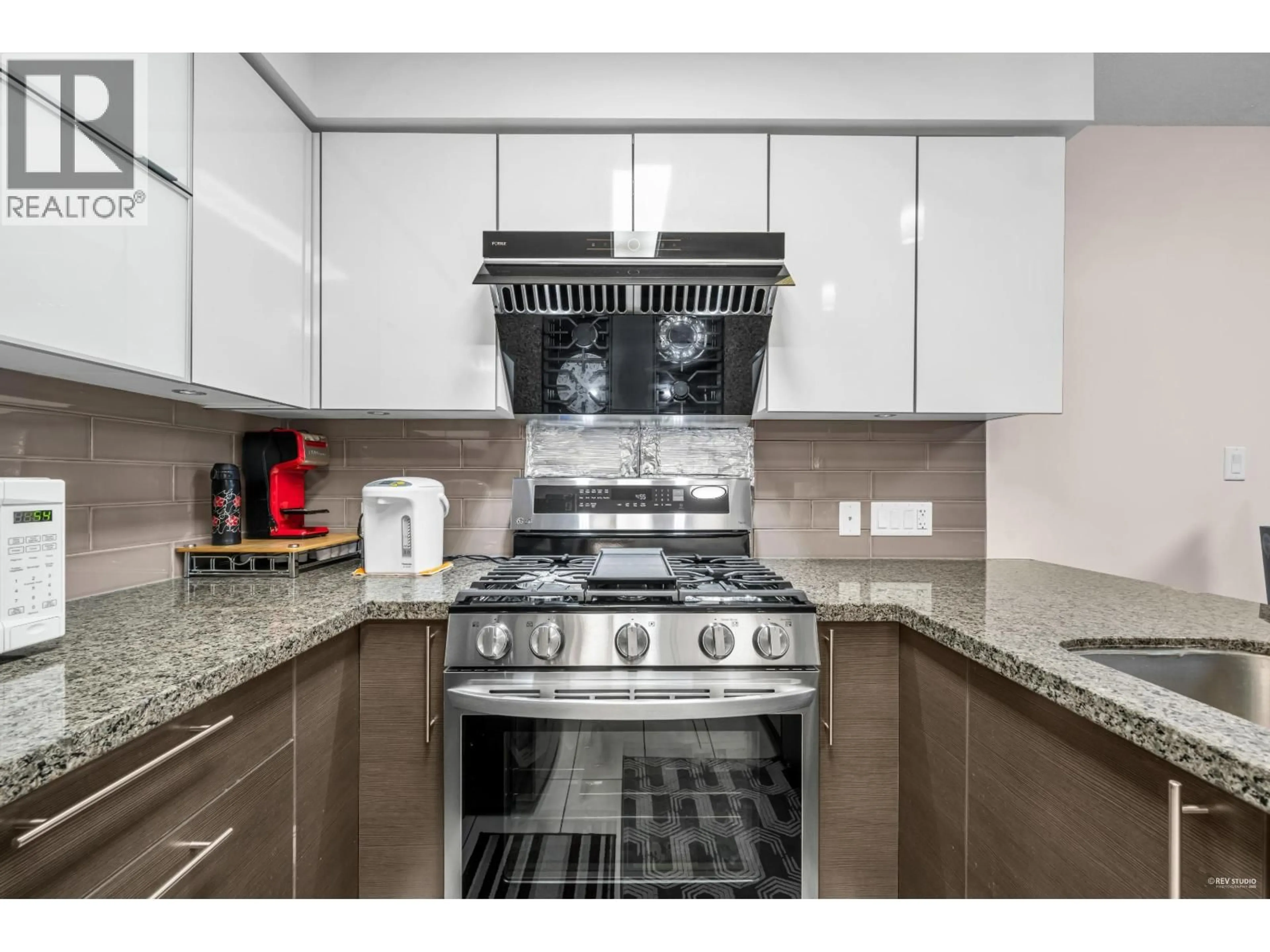 Standard kitchen, ceramic/tile floor for 509 - 6733 BUSWELL STREET, Richmond British Columbia V6Y0E3
