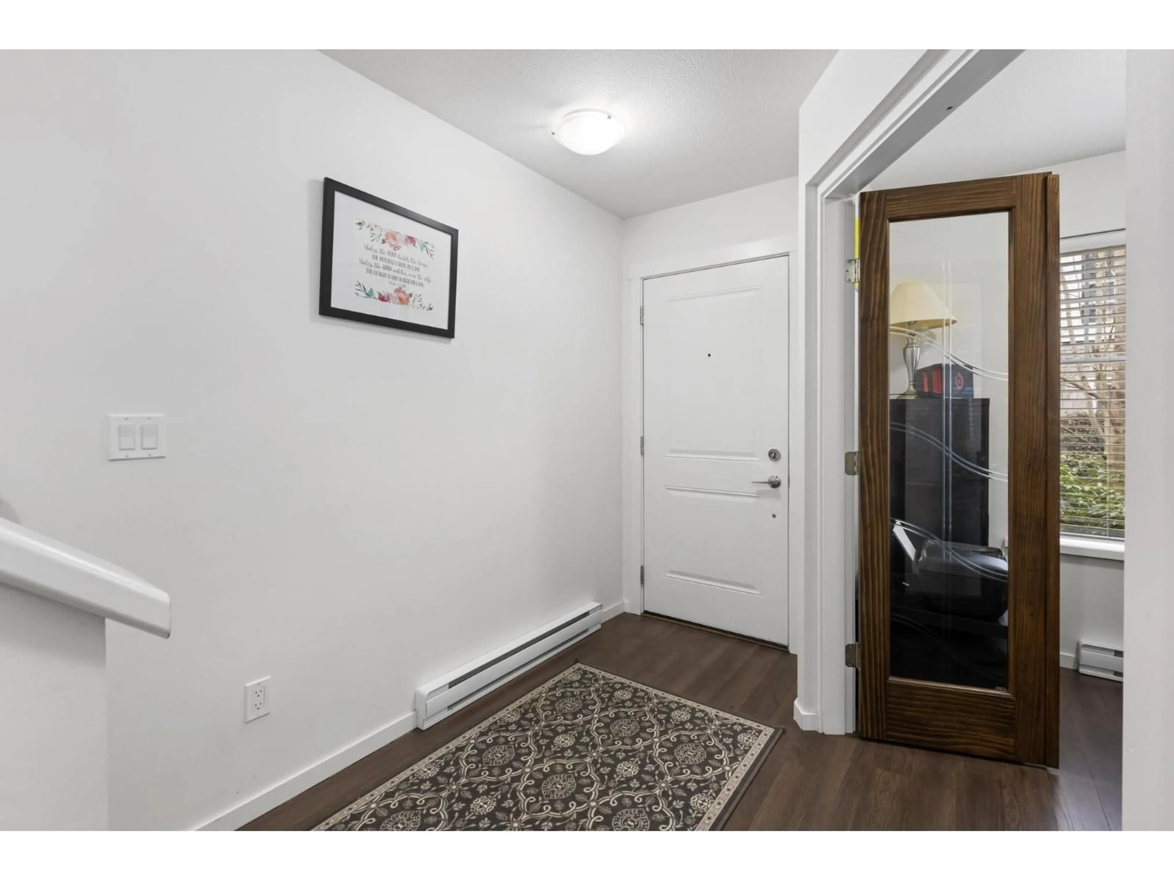Indoor entryway for 16 - 14955 60 AVENUE, Surrey British Columbia V3S1R8